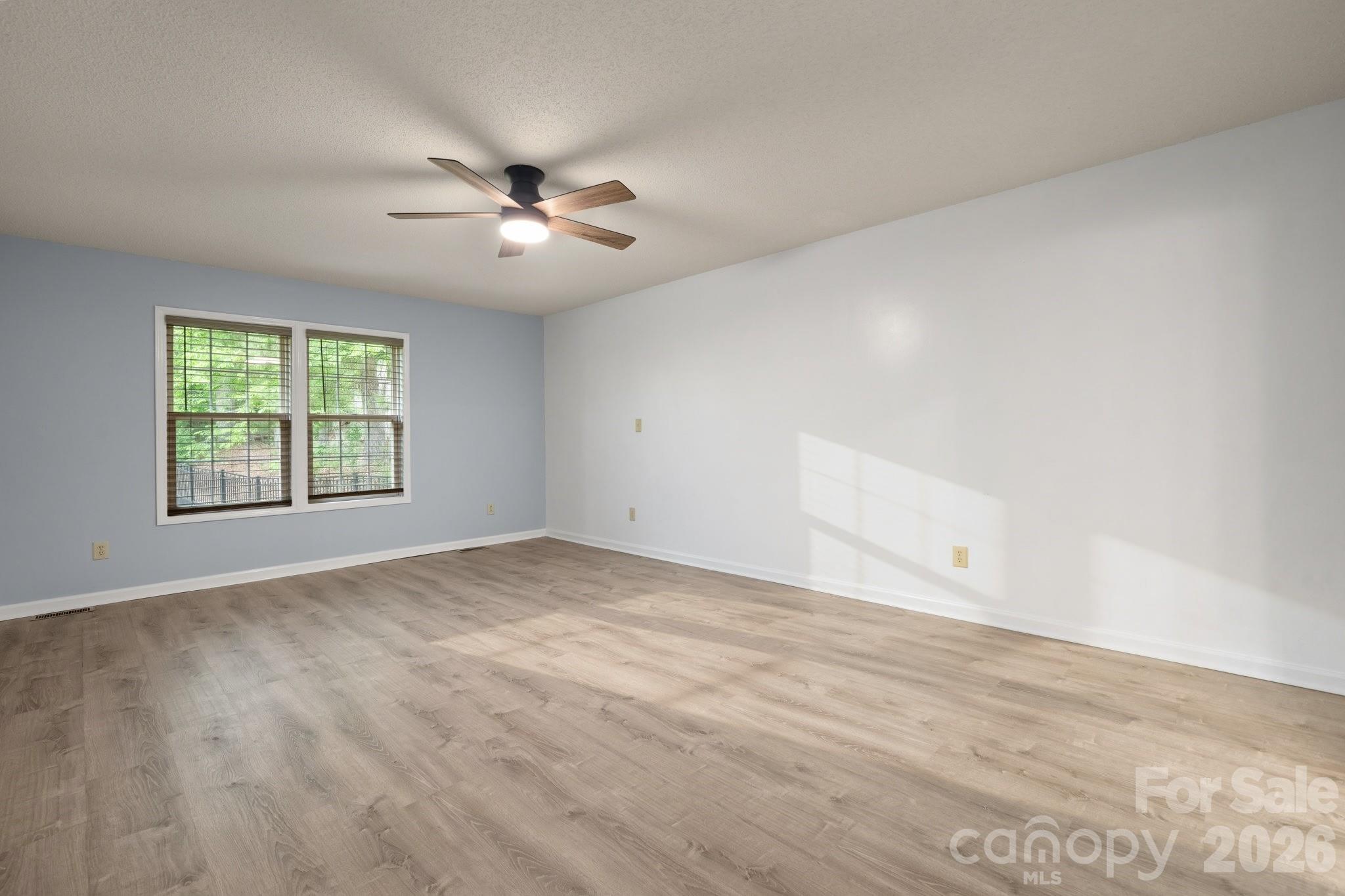1011 Cambridge Court Property Photo 16