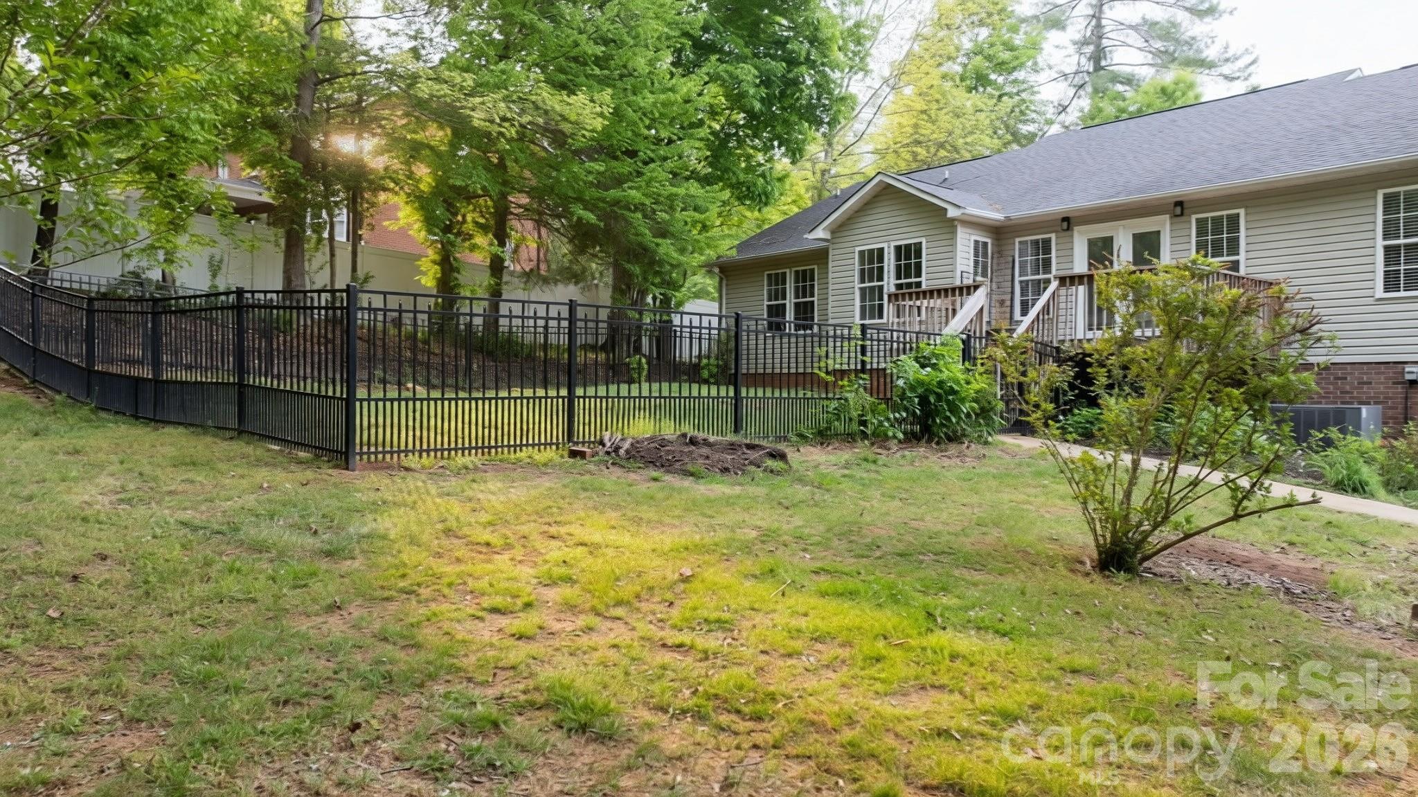 1011 Cambridge Court Property Photo 33