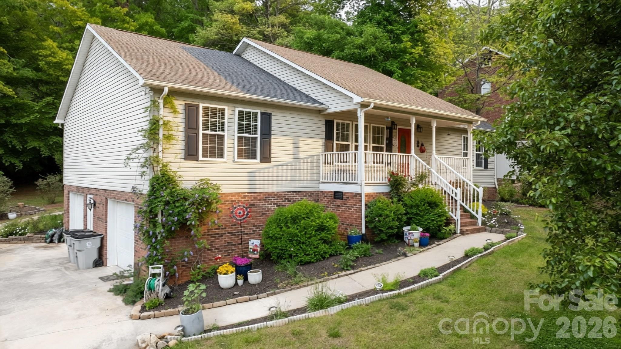 1011 Cambridge Court Property Photo 37