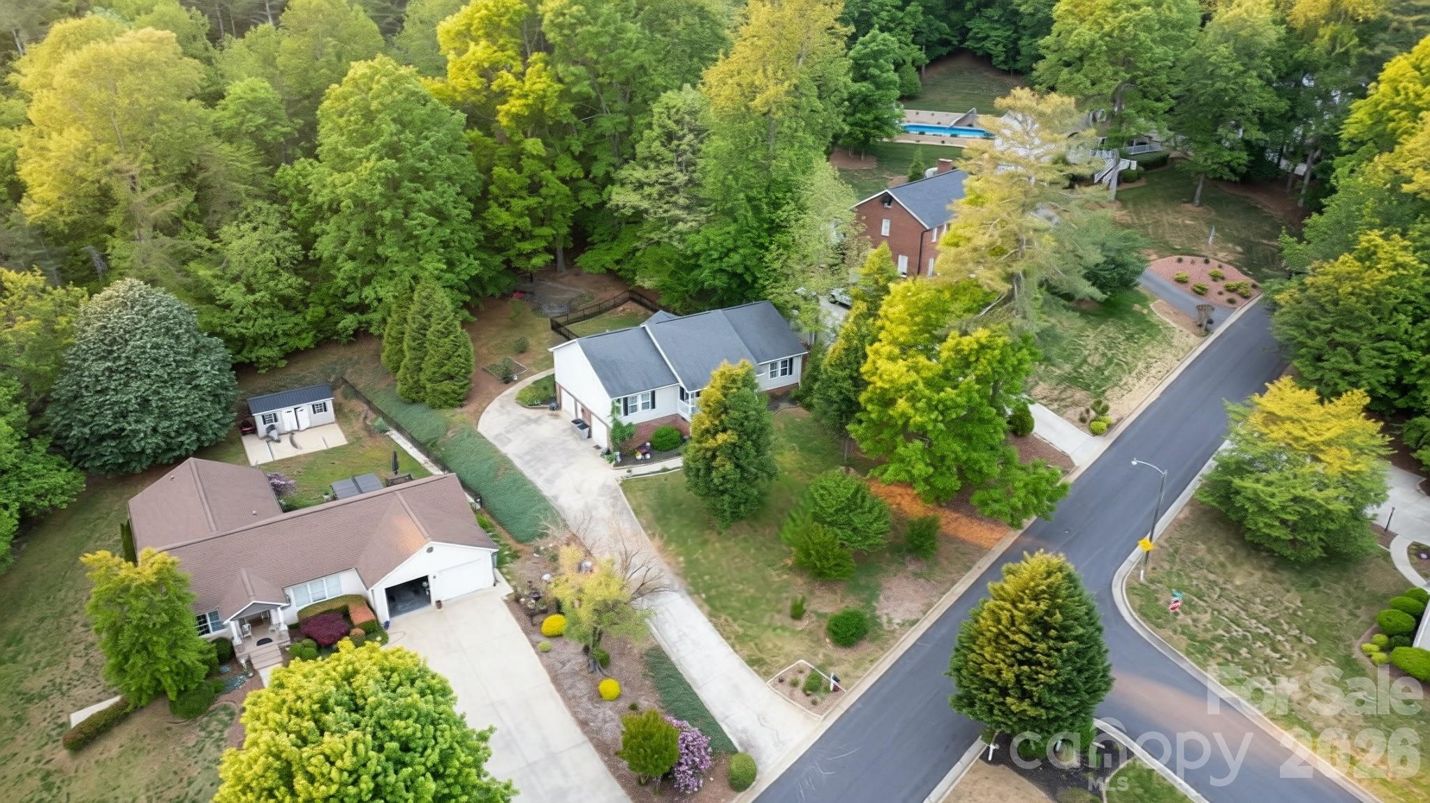 1011 Cambridge Court Property Photo 38