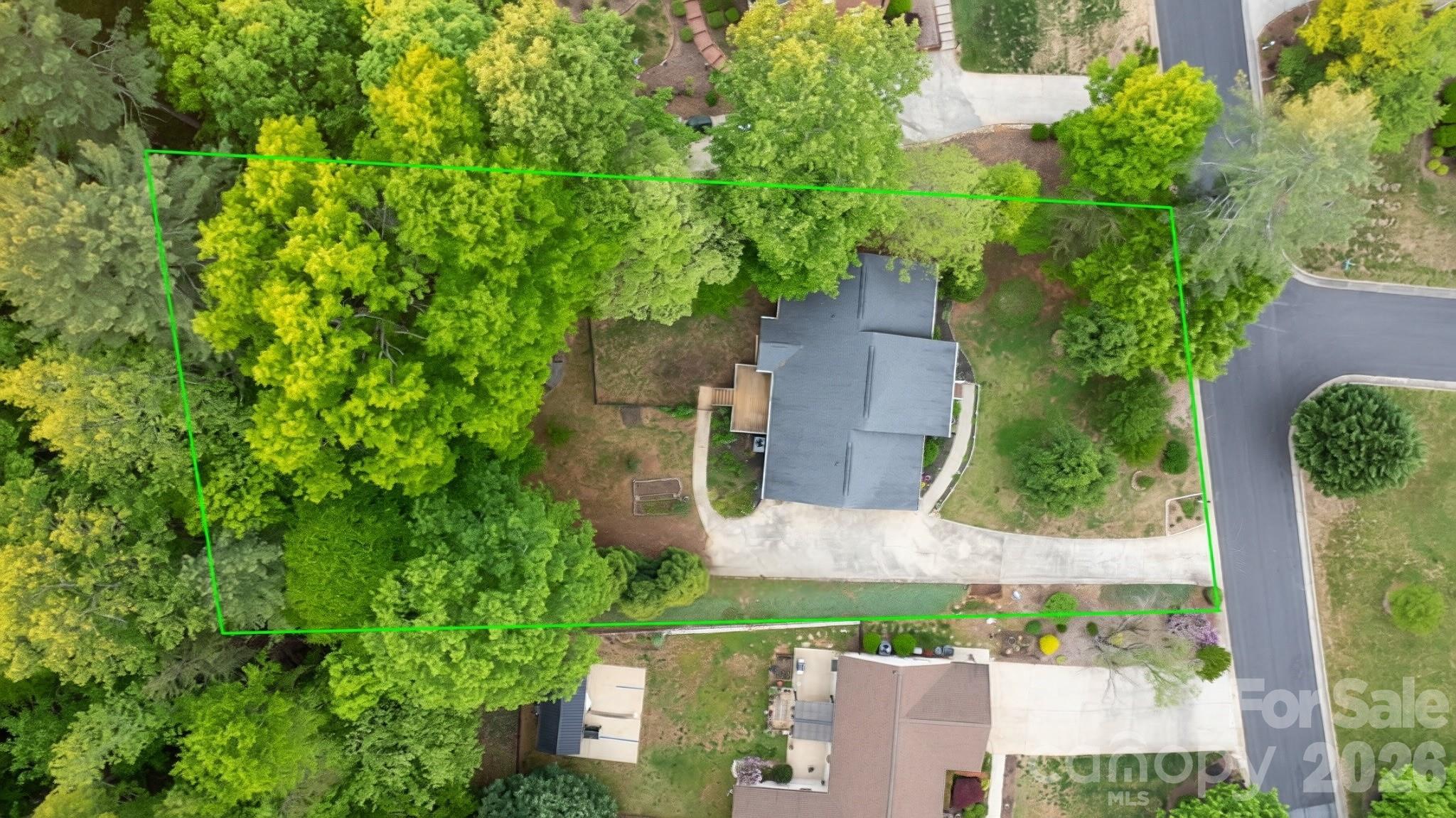 1011 Cambridge Court Property Photo 39
