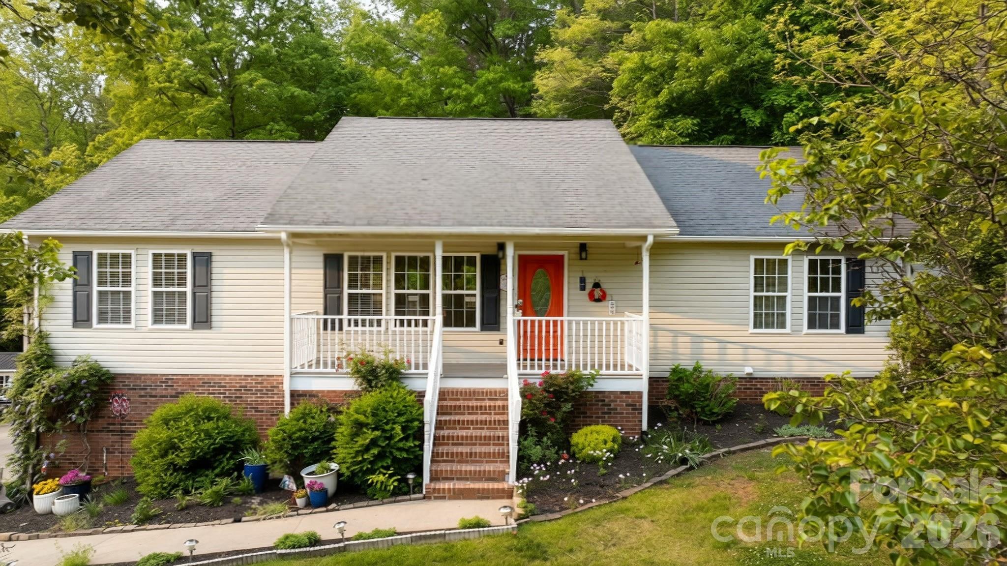 1011 Cambridge Court Property Photo 42
