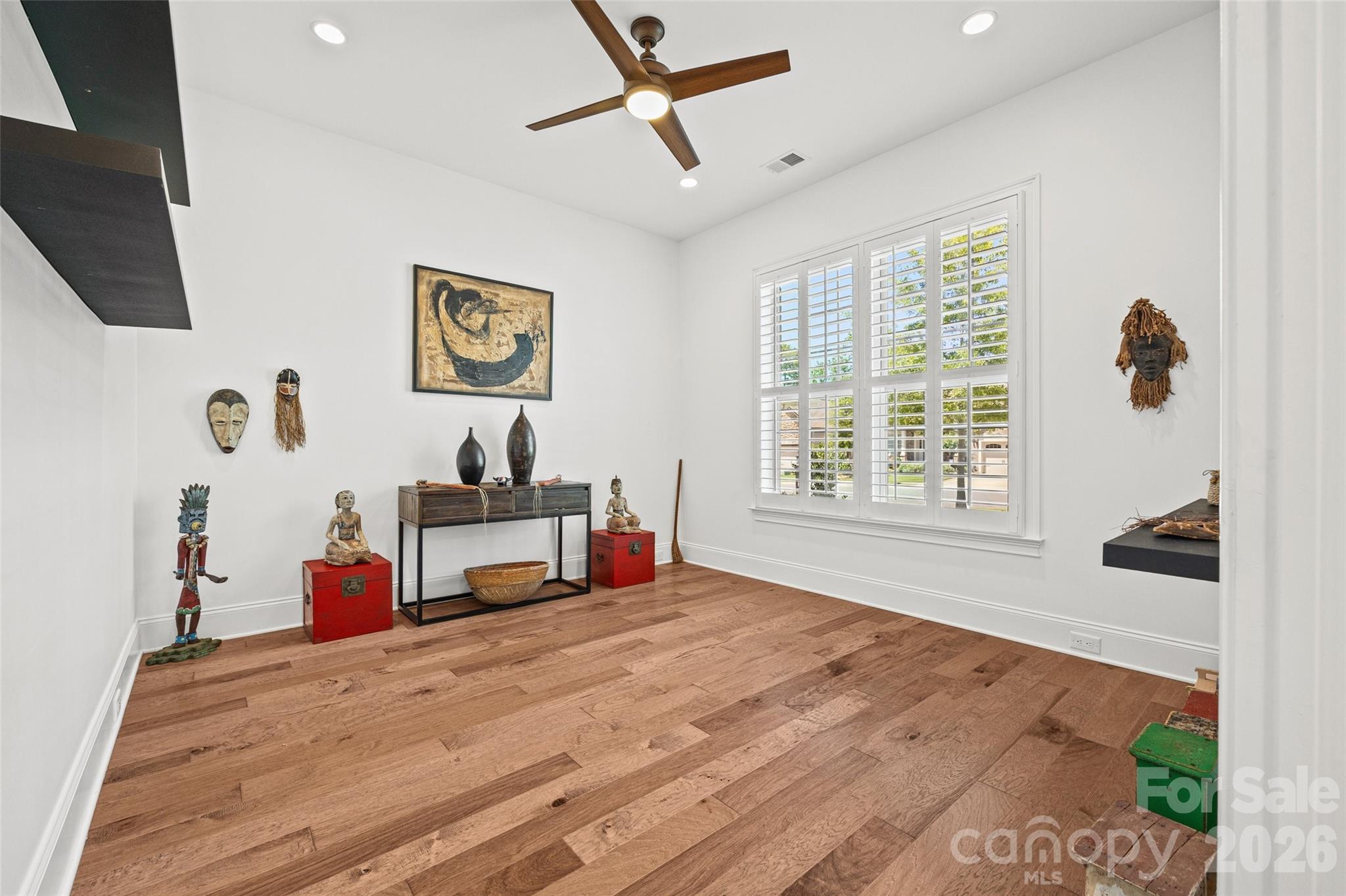 15927 Vale Ridge Drive Property Photo 7