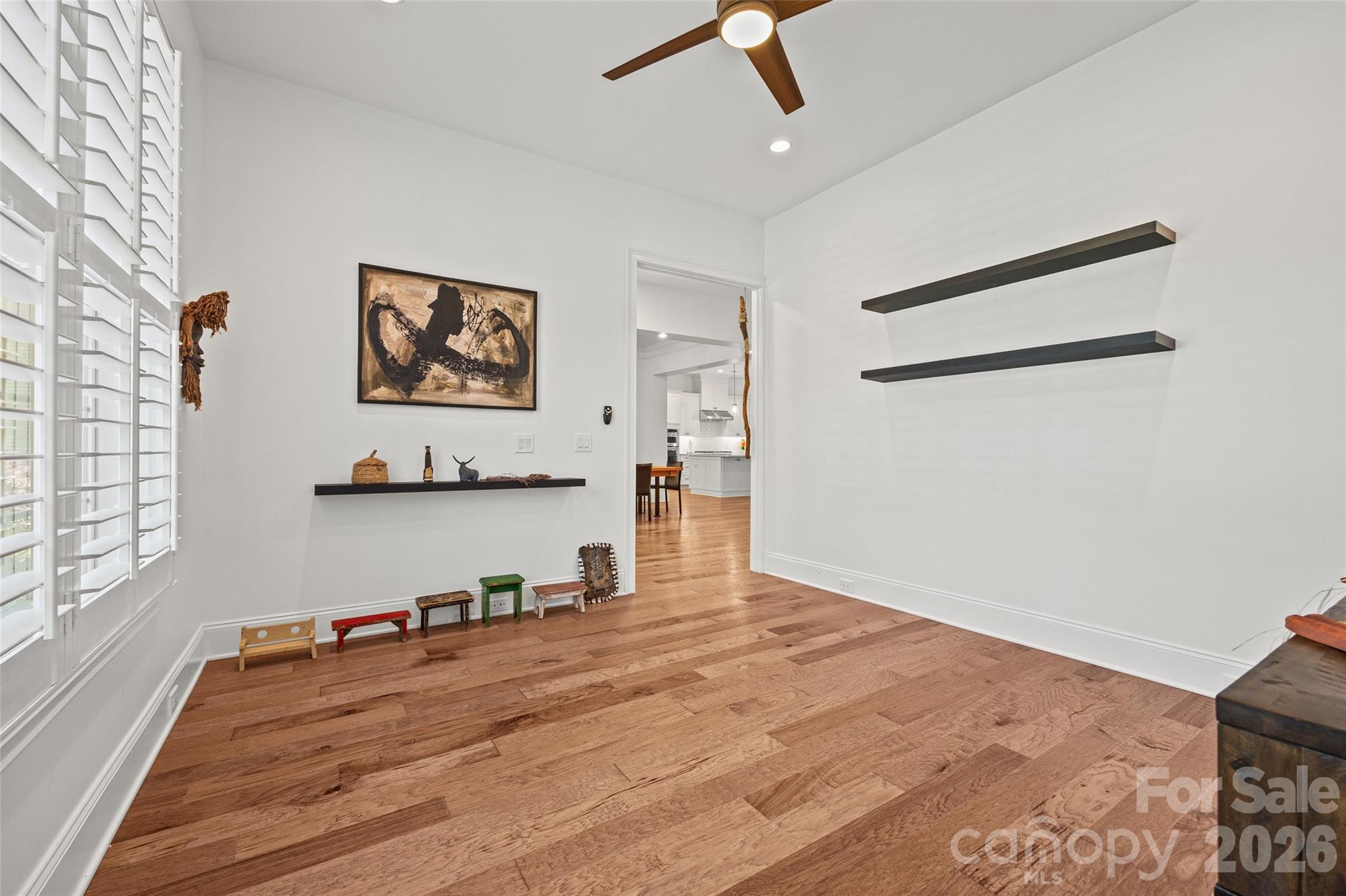 15927 Vale Ridge Drive Property Photo 8