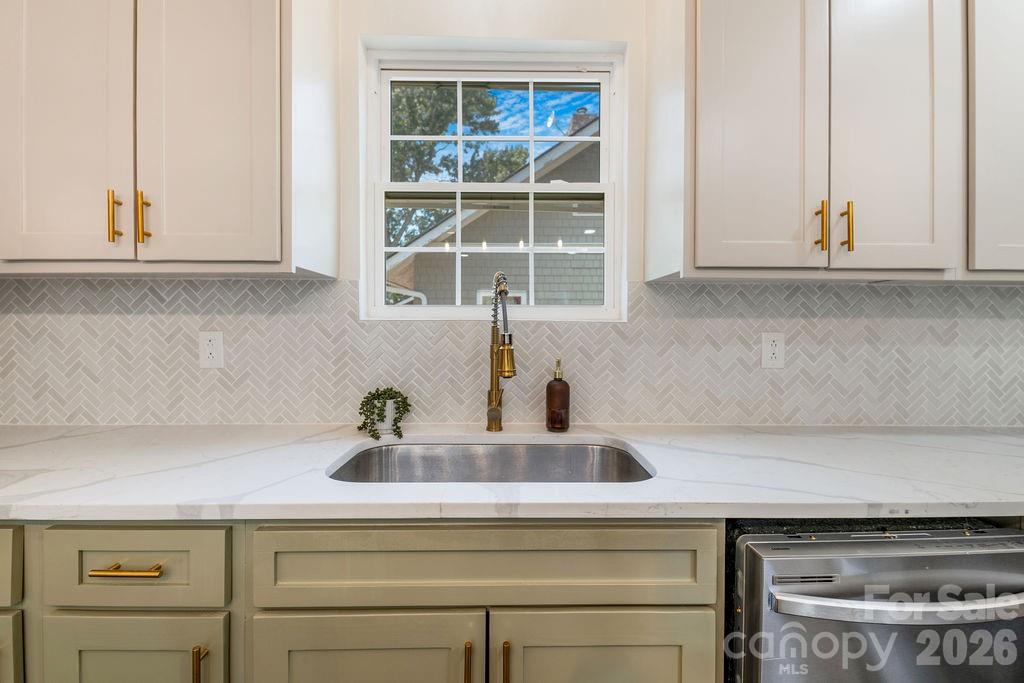 131 Woodrow Avenue Property Photo 17