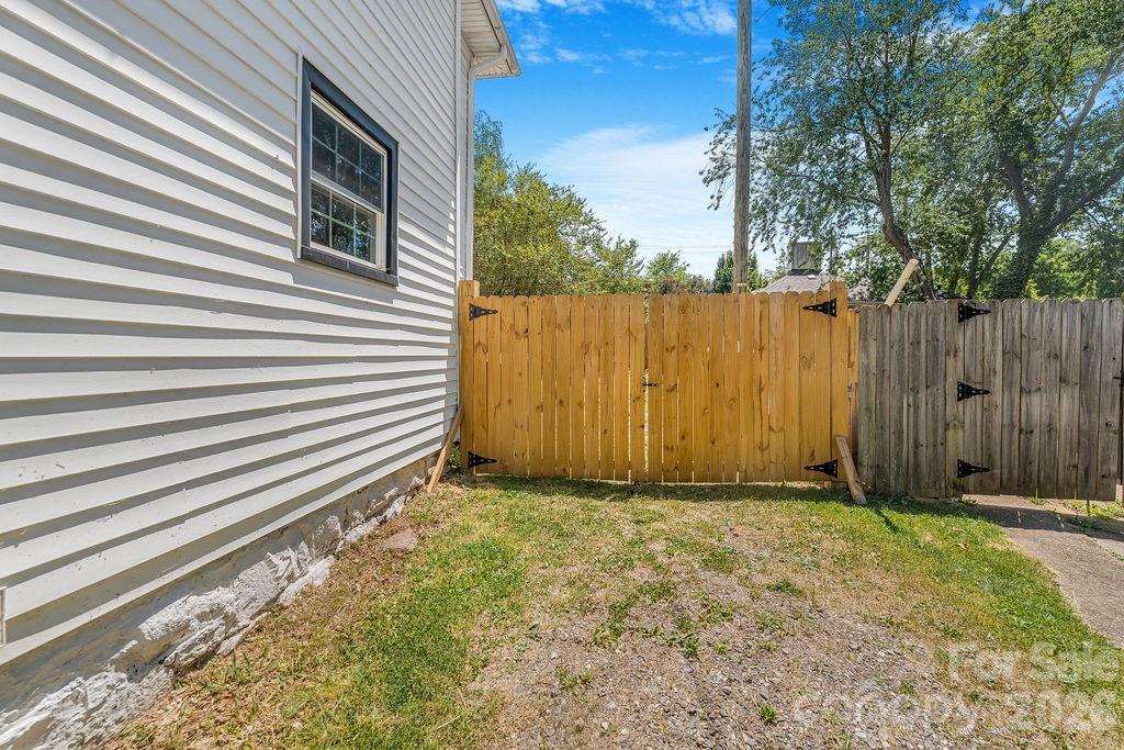 131 Woodrow Avenue Property Photo 44
