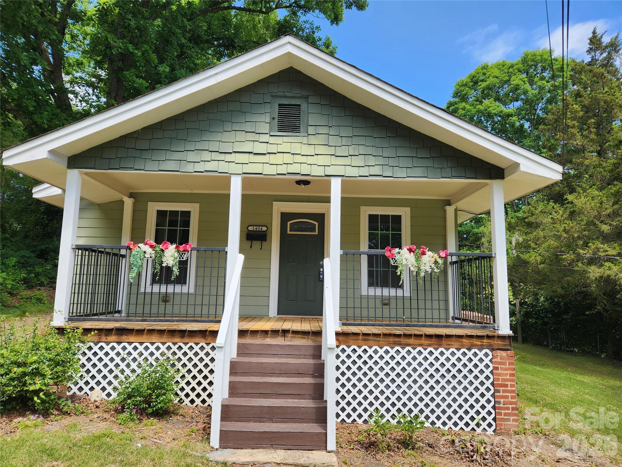 1404 W Mauney Avenue Property Photo 1