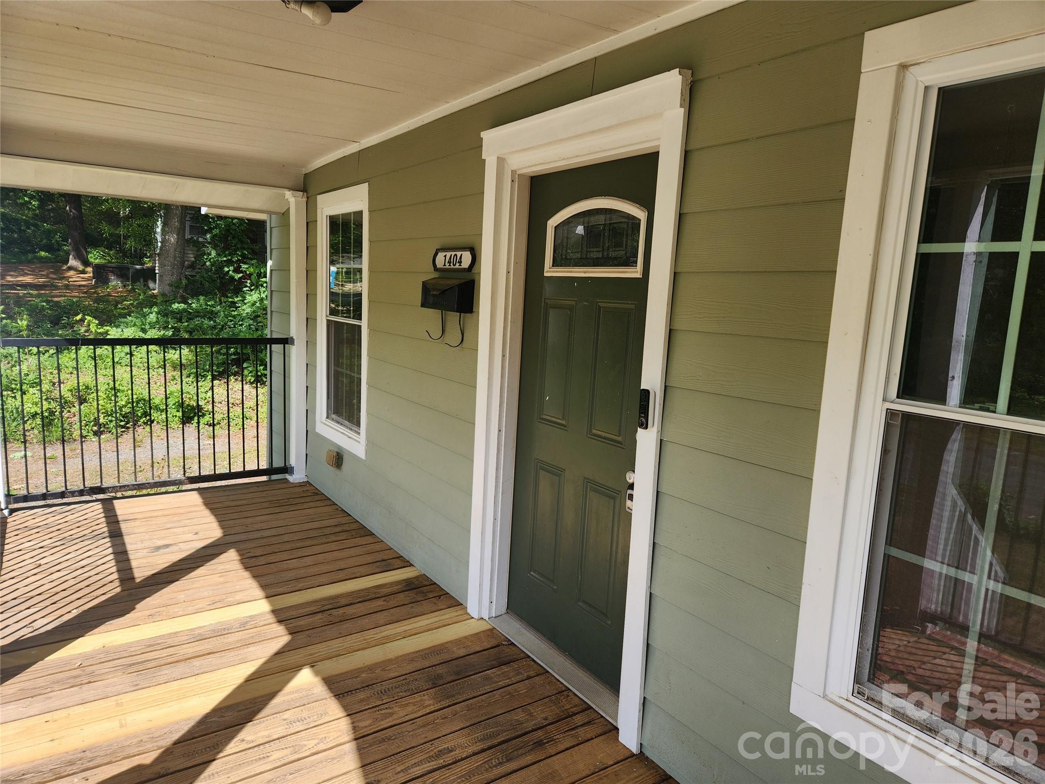 1404 W Mauney Avenue Property Photo 2