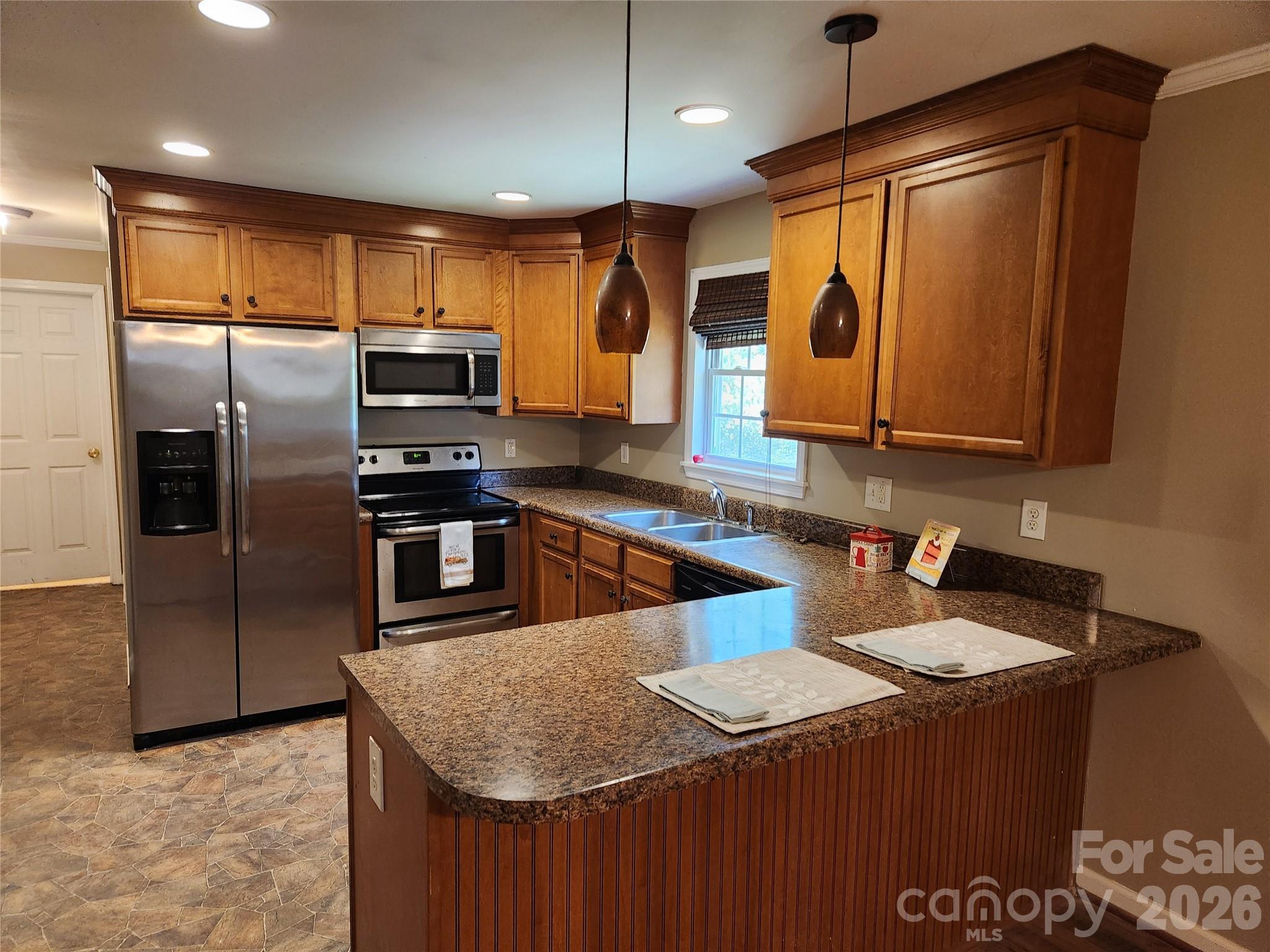 1404 W Mauney Avenue Property Photo 4