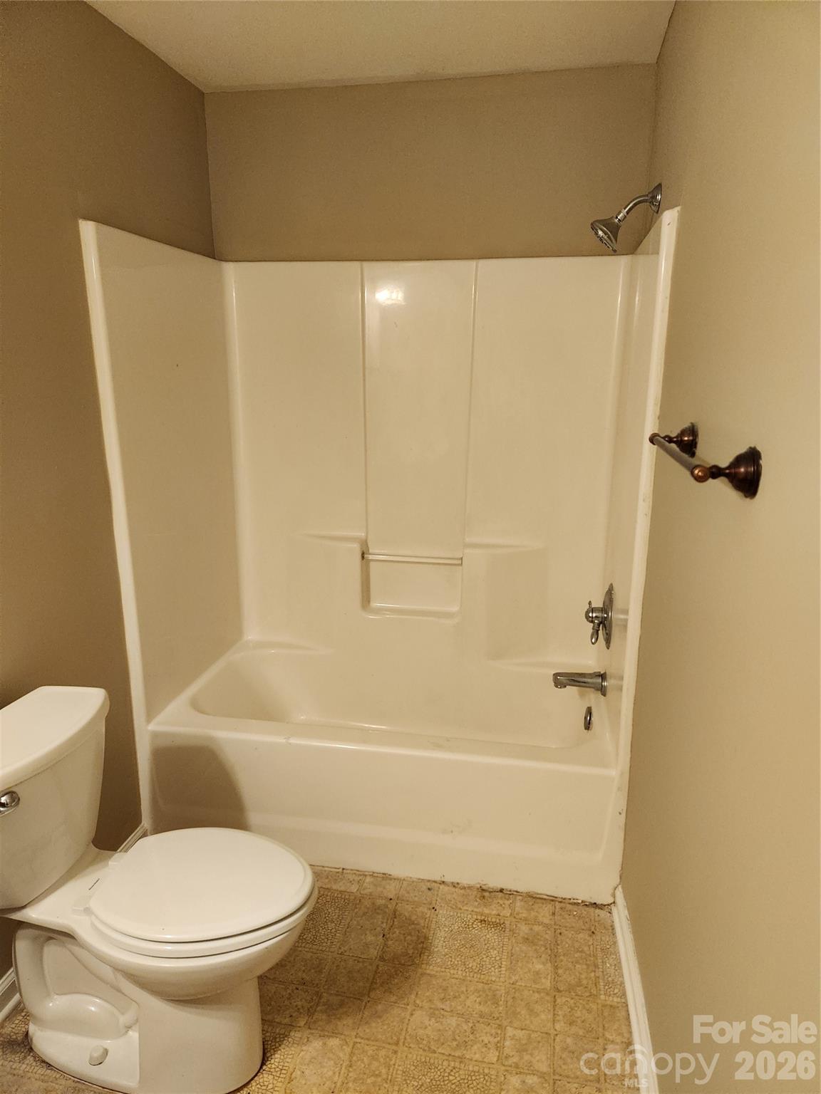 1404 W Mauney Avenue Property Photo 11