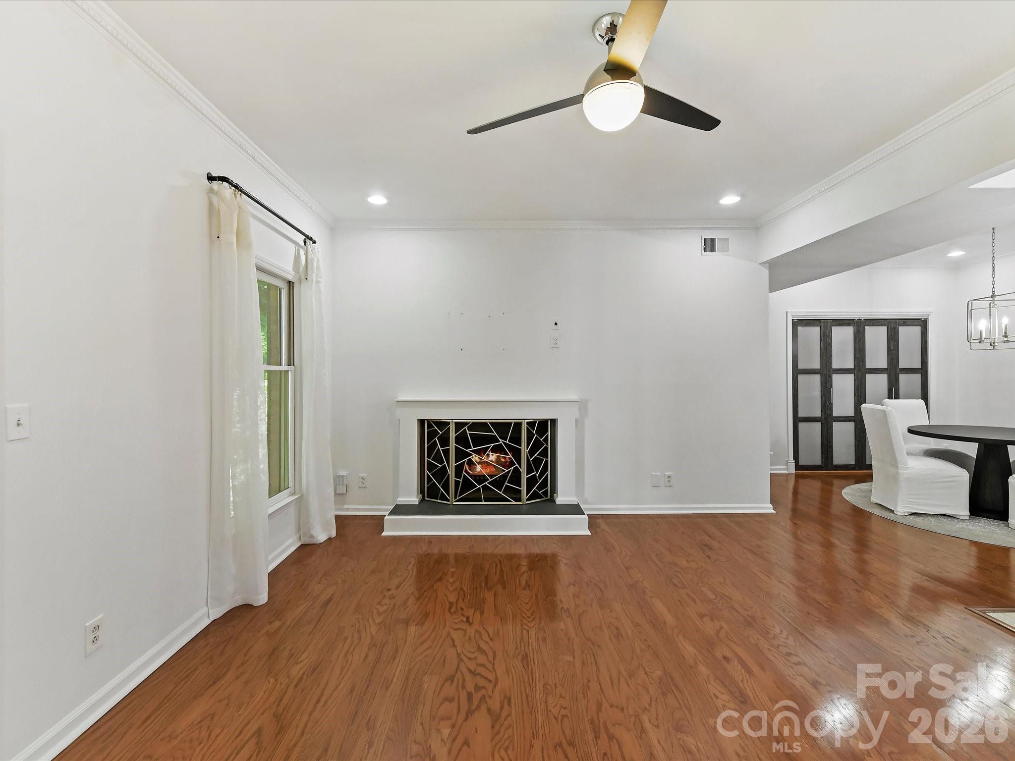 1014 Queens Road D Property Photo 5