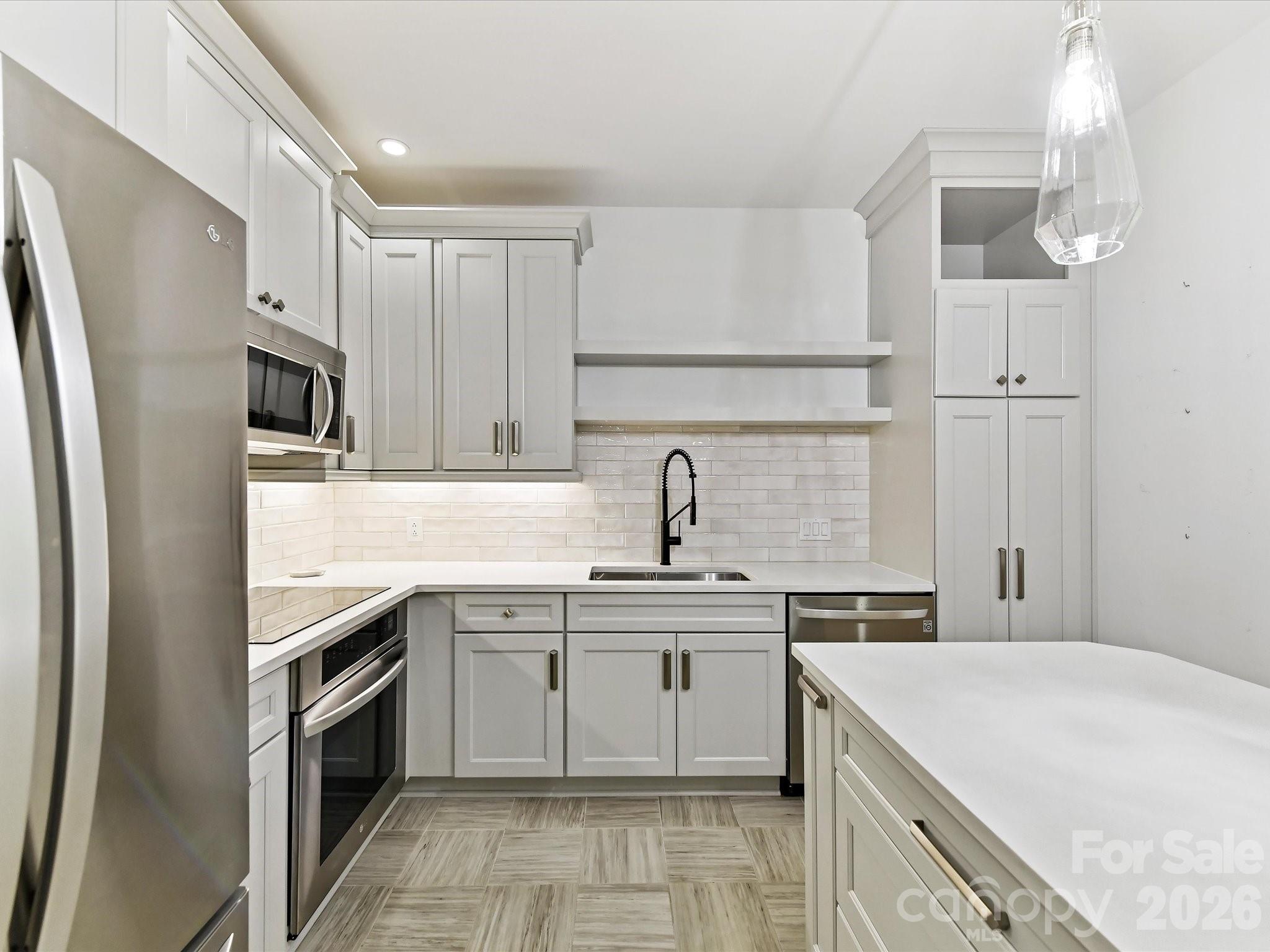 1014 Queens Road D Property Photo 6