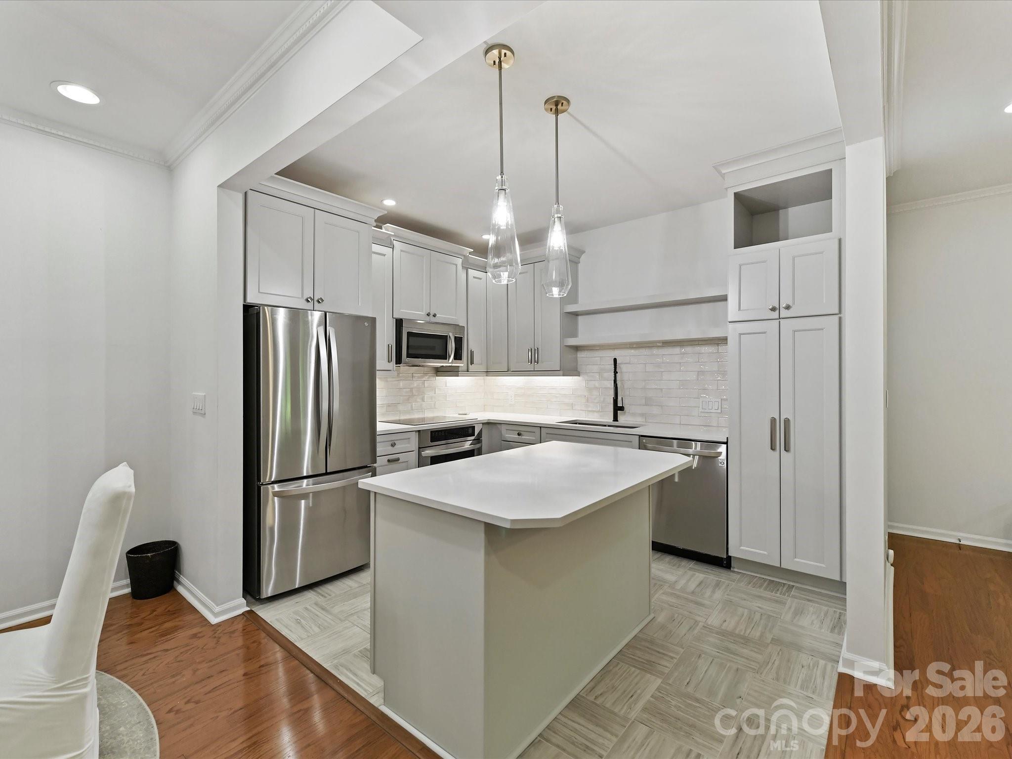 1014 Queens Road D Property Photo 7