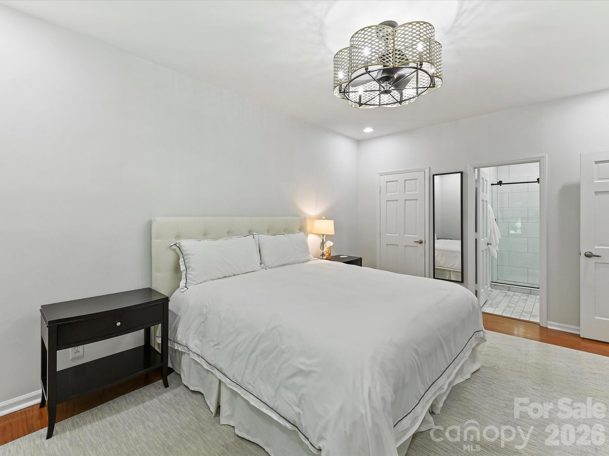 1014 Queens Road D Property Photo 14