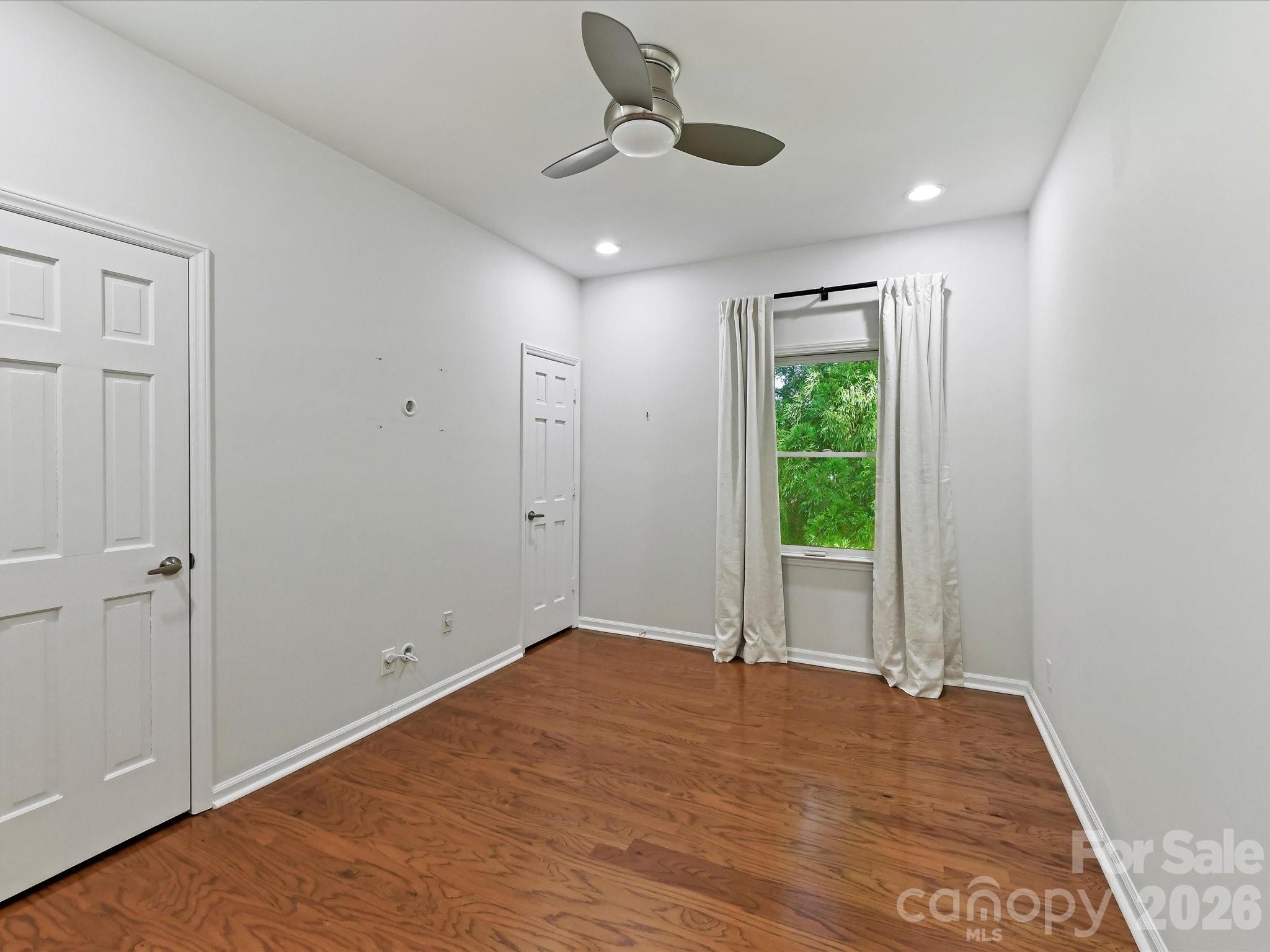 1014 Queens Road D Property Photo 18