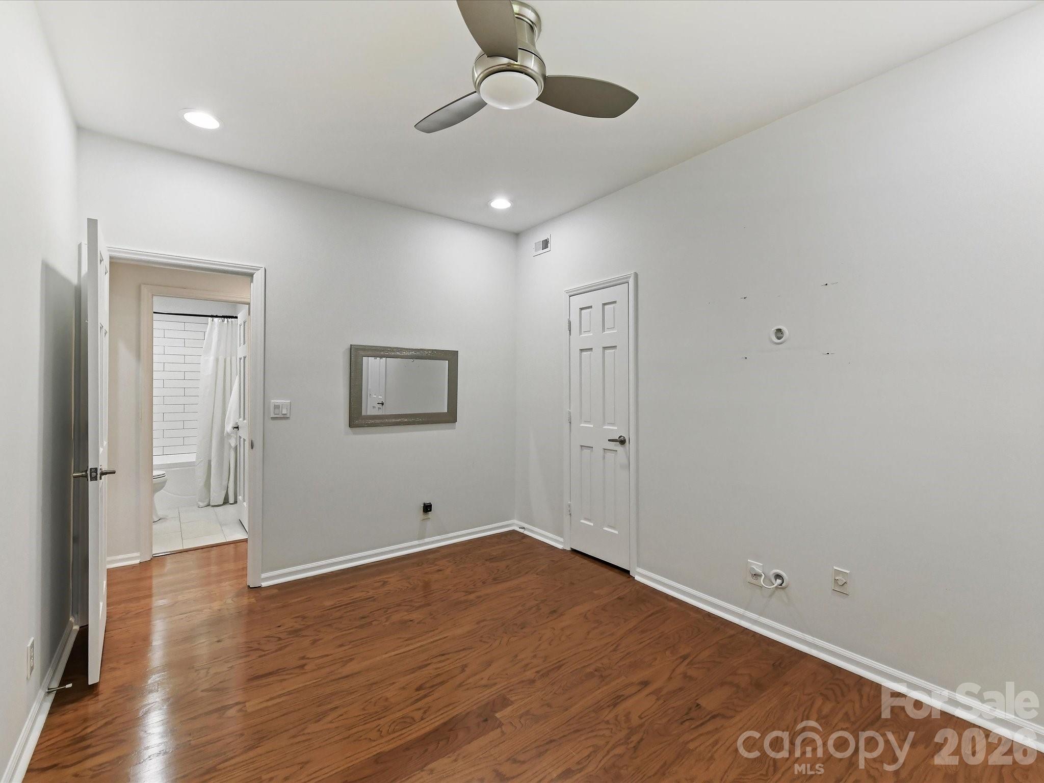 1014 Queens Road D Property Photo 19