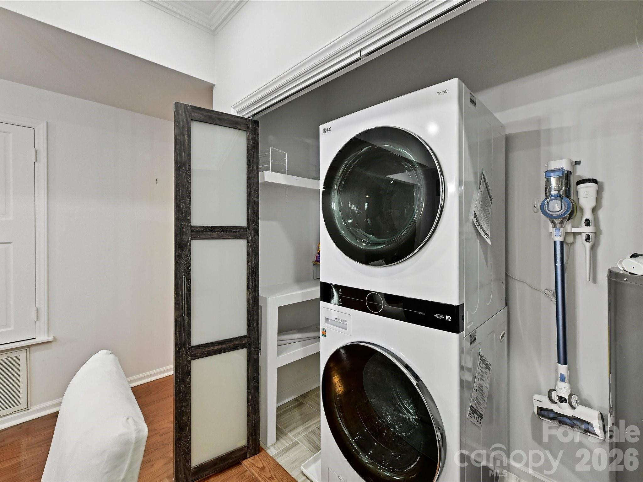 1014 Queens Road D Property Photo 21