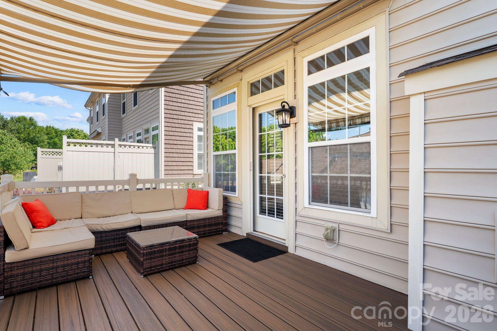 18533 The Commons Boulevard Property Photo 13