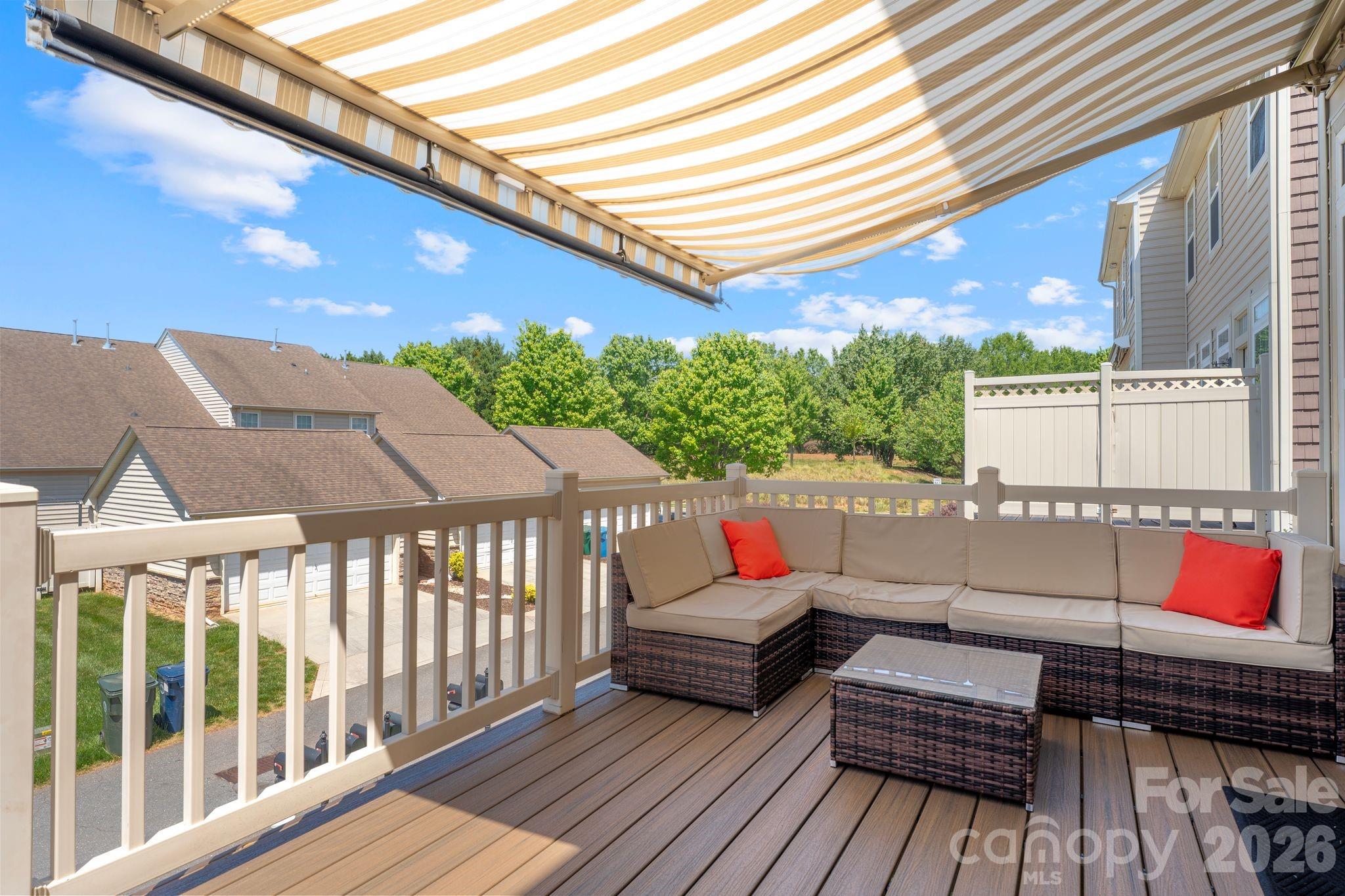 18533 The Commons Boulevard Property Photo 14