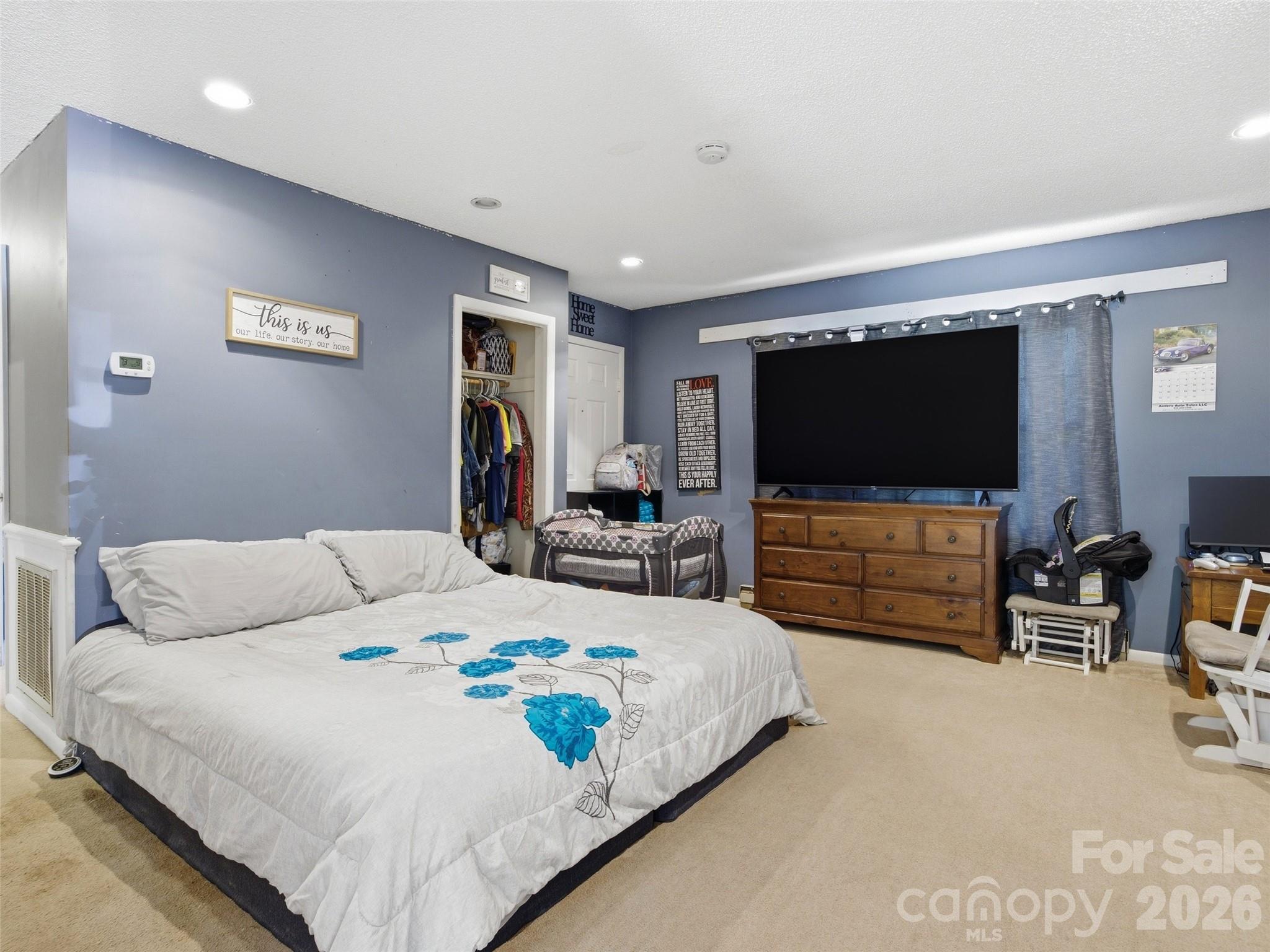 450 Washington Street Property Photo 14
