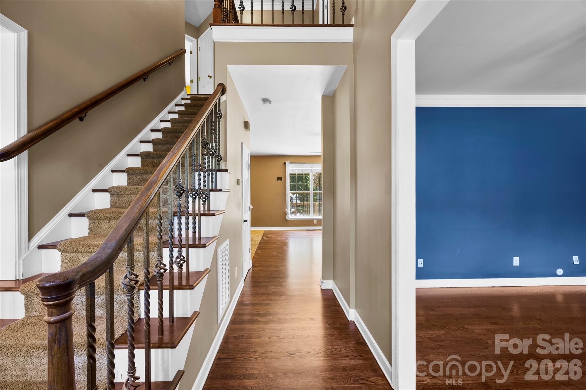 6520 Hollow Oak Drive Property Photo 6