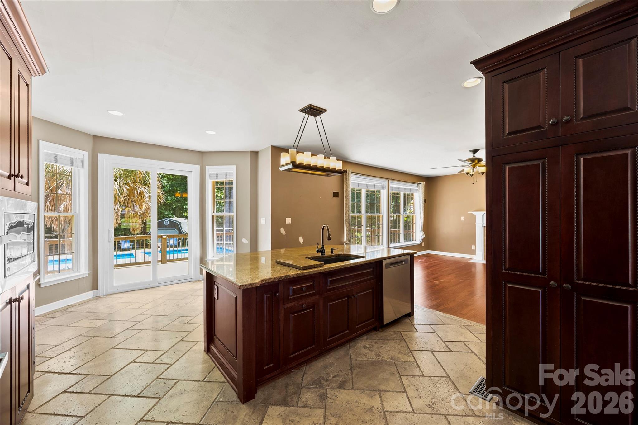 6520 Hollow Oak Drive Property Photo 15