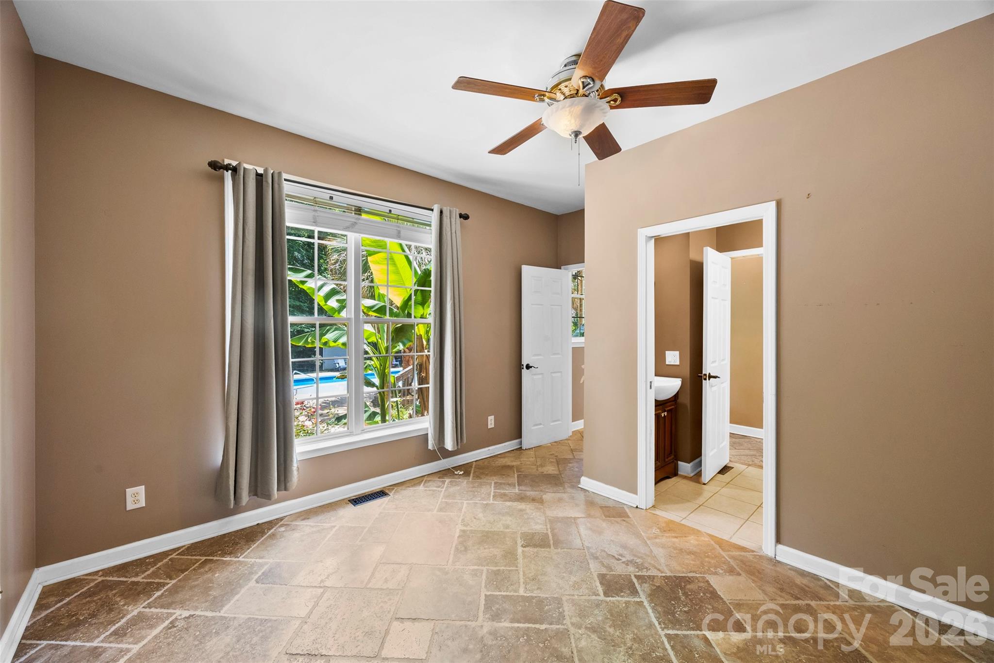 6520 Hollow Oak Drive Property Photo 18