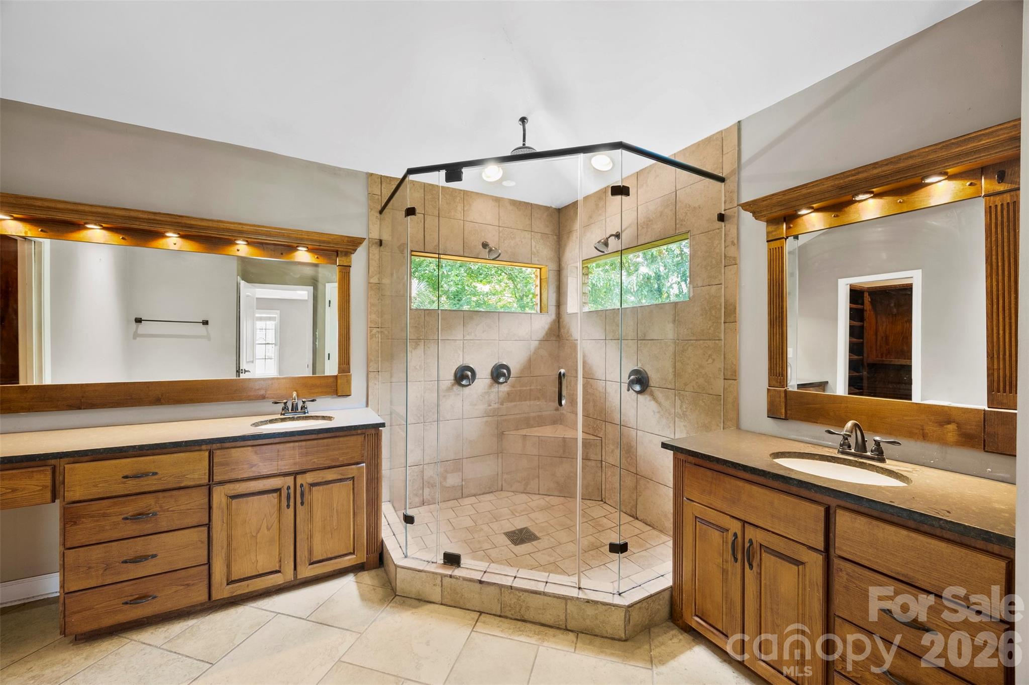 6520 Hollow Oak Drive Property Photo 22