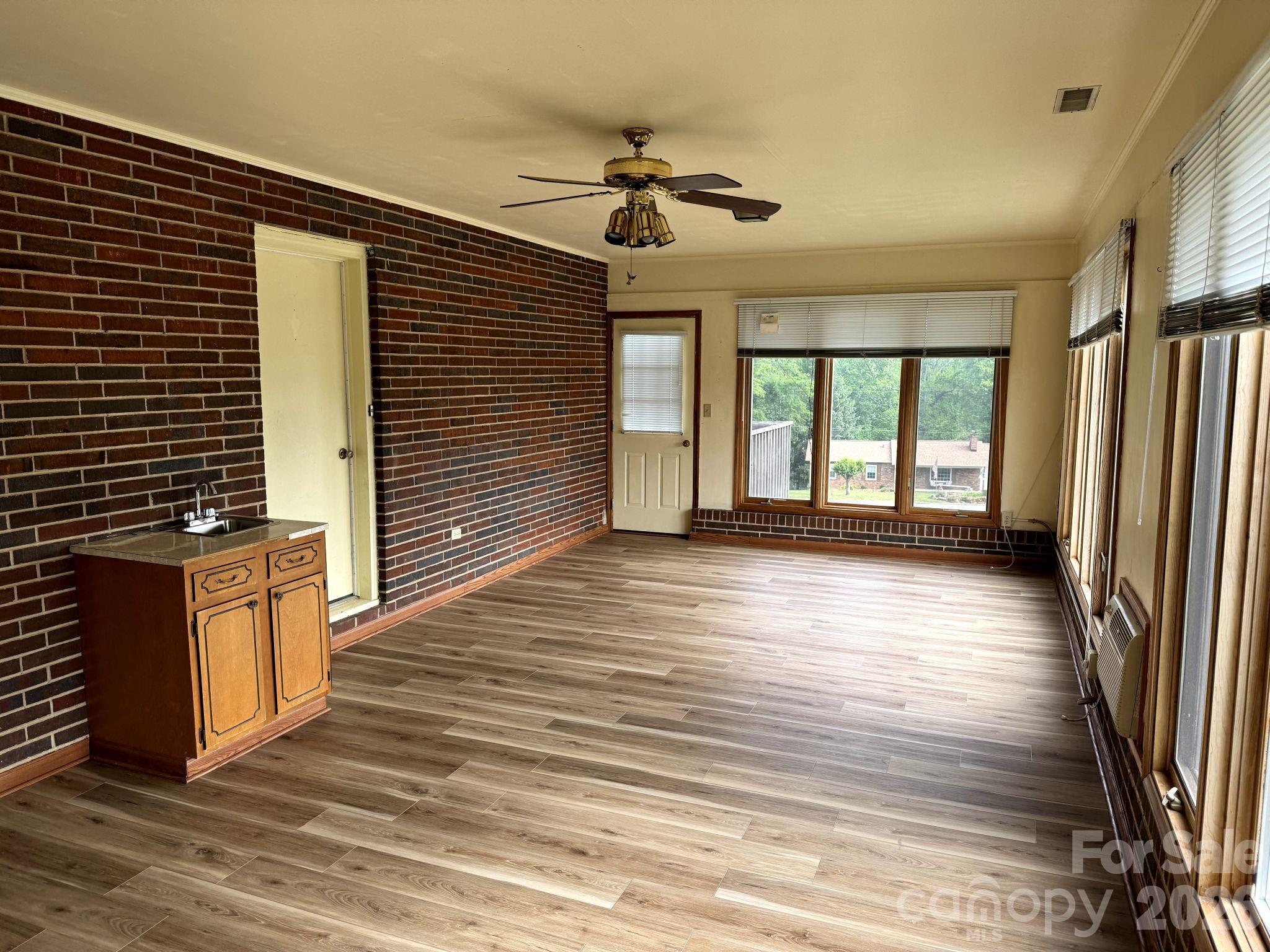 1 Clearview Street Property Photo 28
