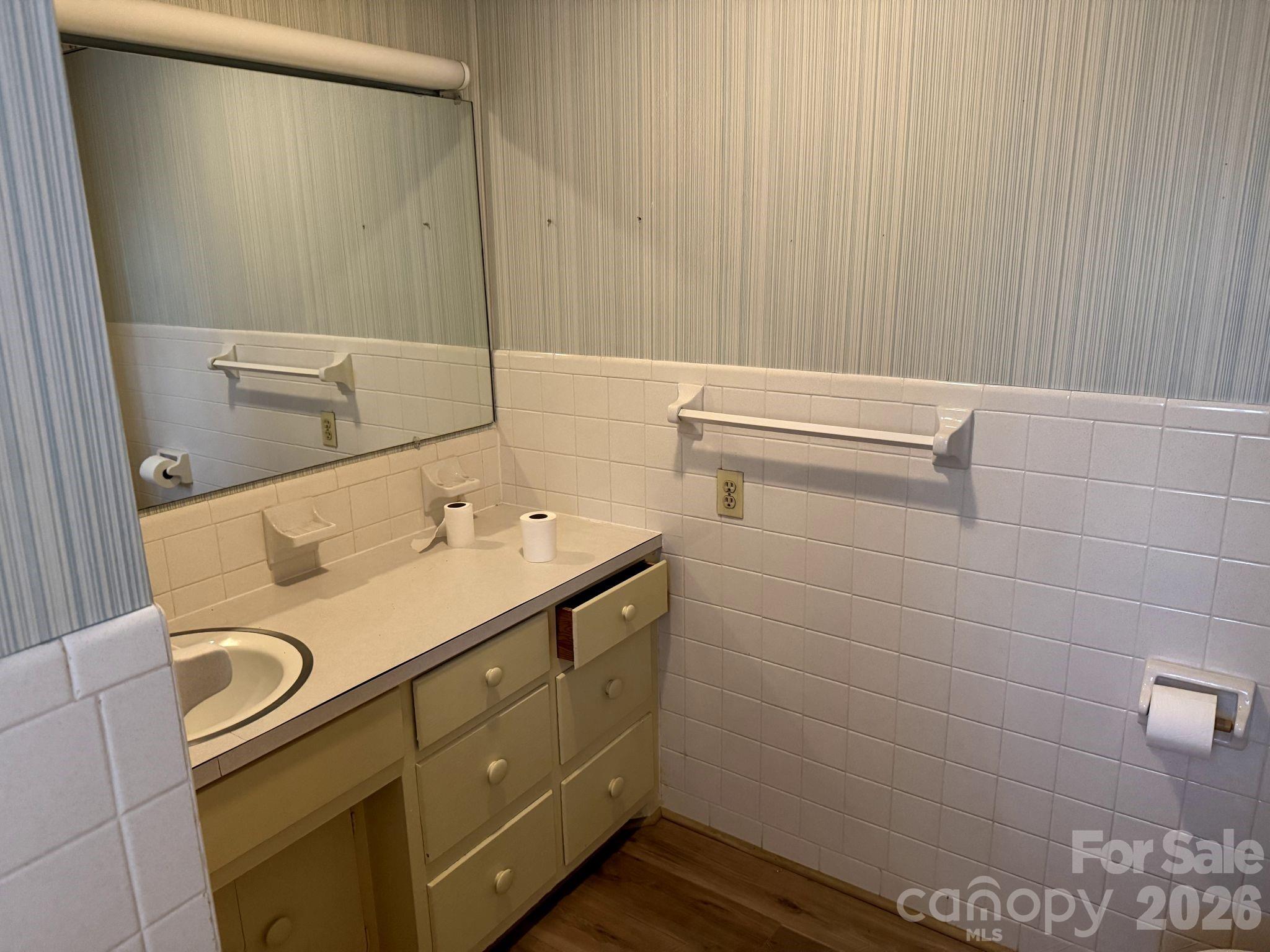 1 Clearview Street Property Photo 33
