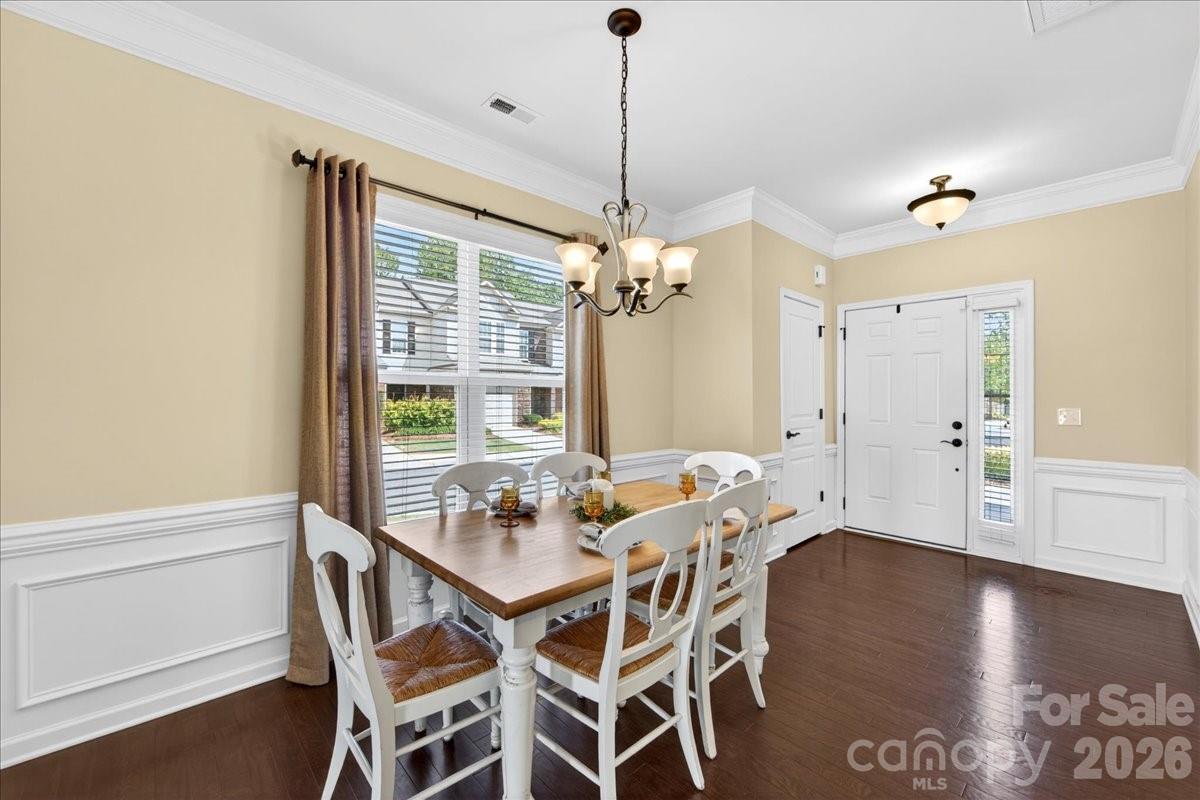 6453 Silver Star Lane Property Photo 5
