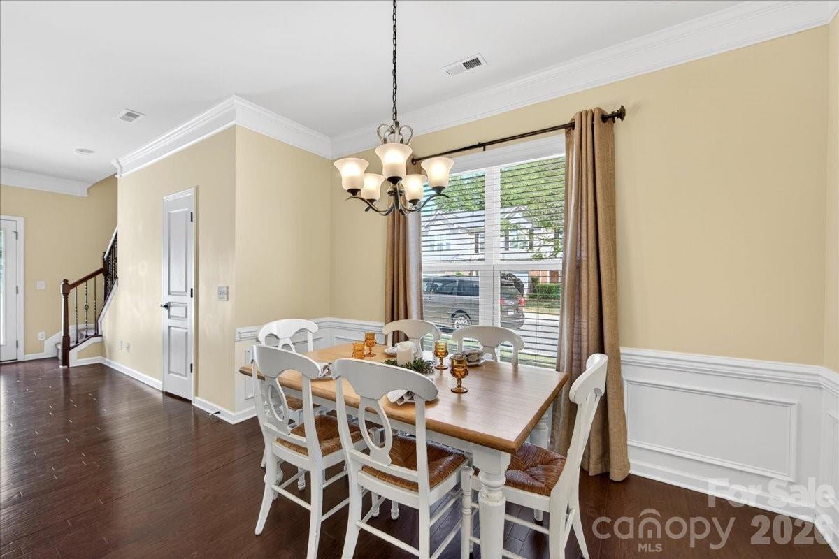 6453 Silver Star Lane Property Photo 9