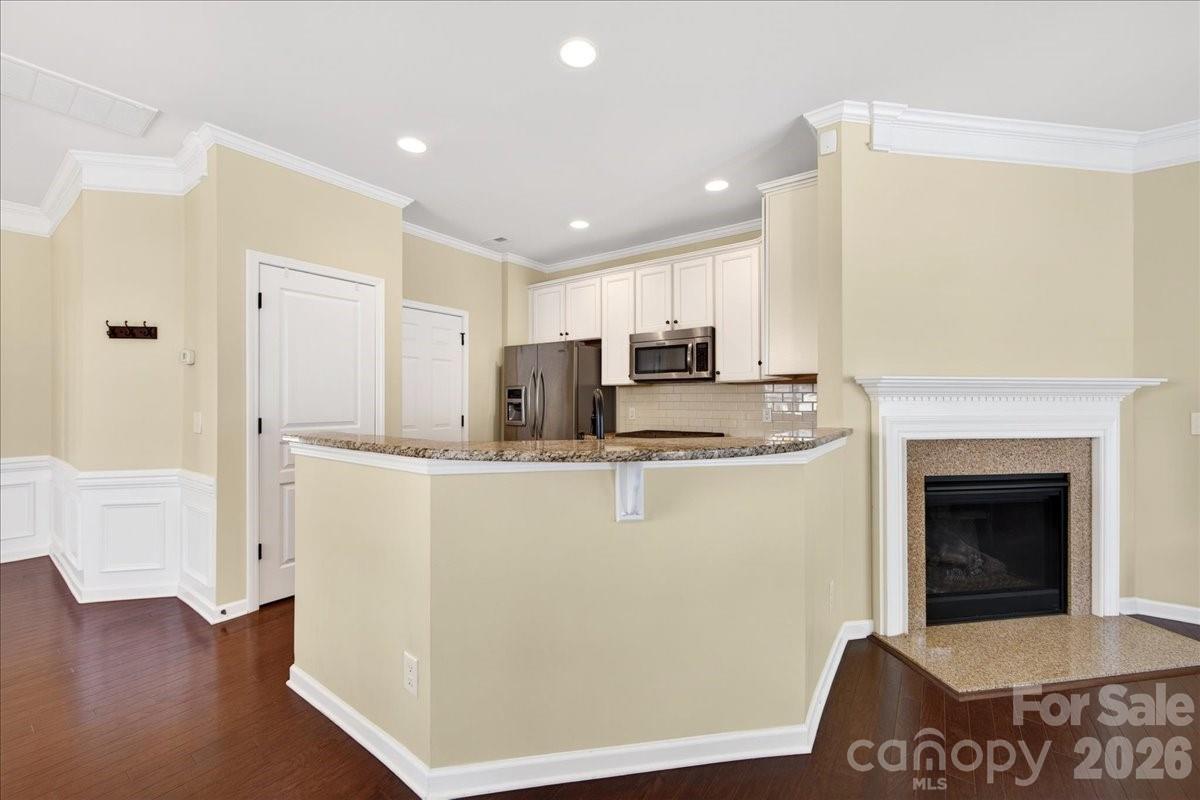 6453 Silver Star Lane Property Photo 10