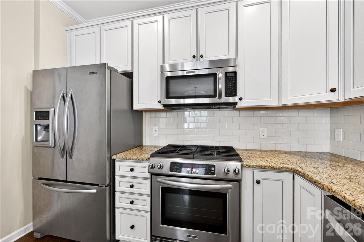 6453 Silver Star Lane Property Photo 11