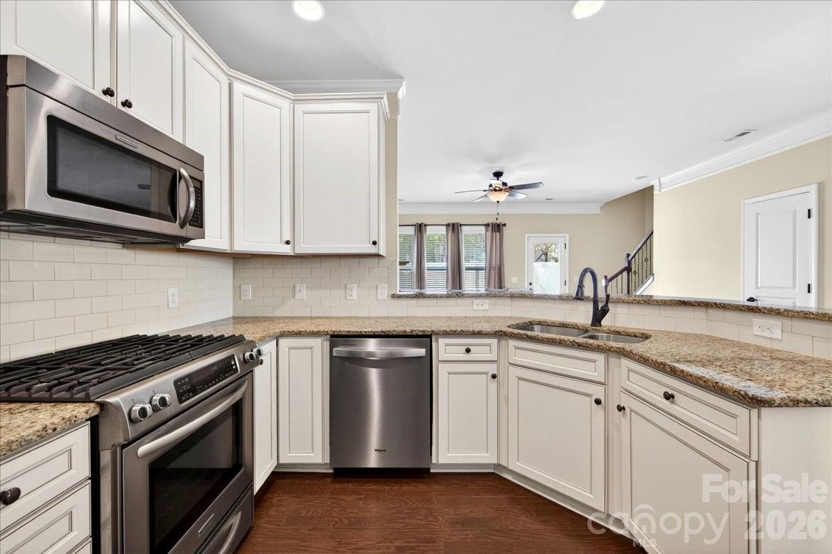 6453 Silver Star Lane Property Photo 12