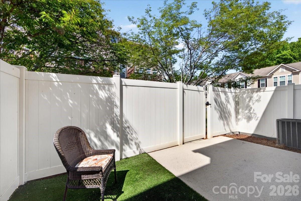 6453 Silver Star Lane Property Photo 20