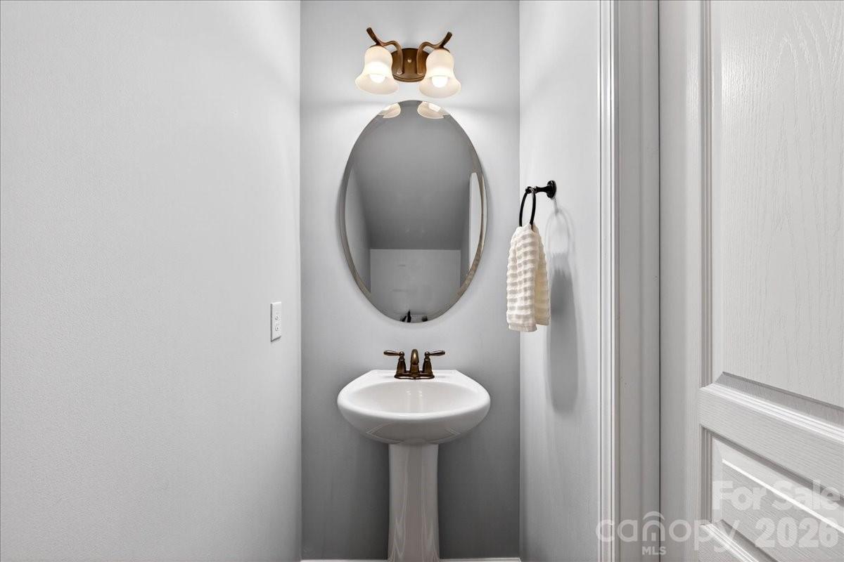 6453 Silver Star Lane Property Photo 23