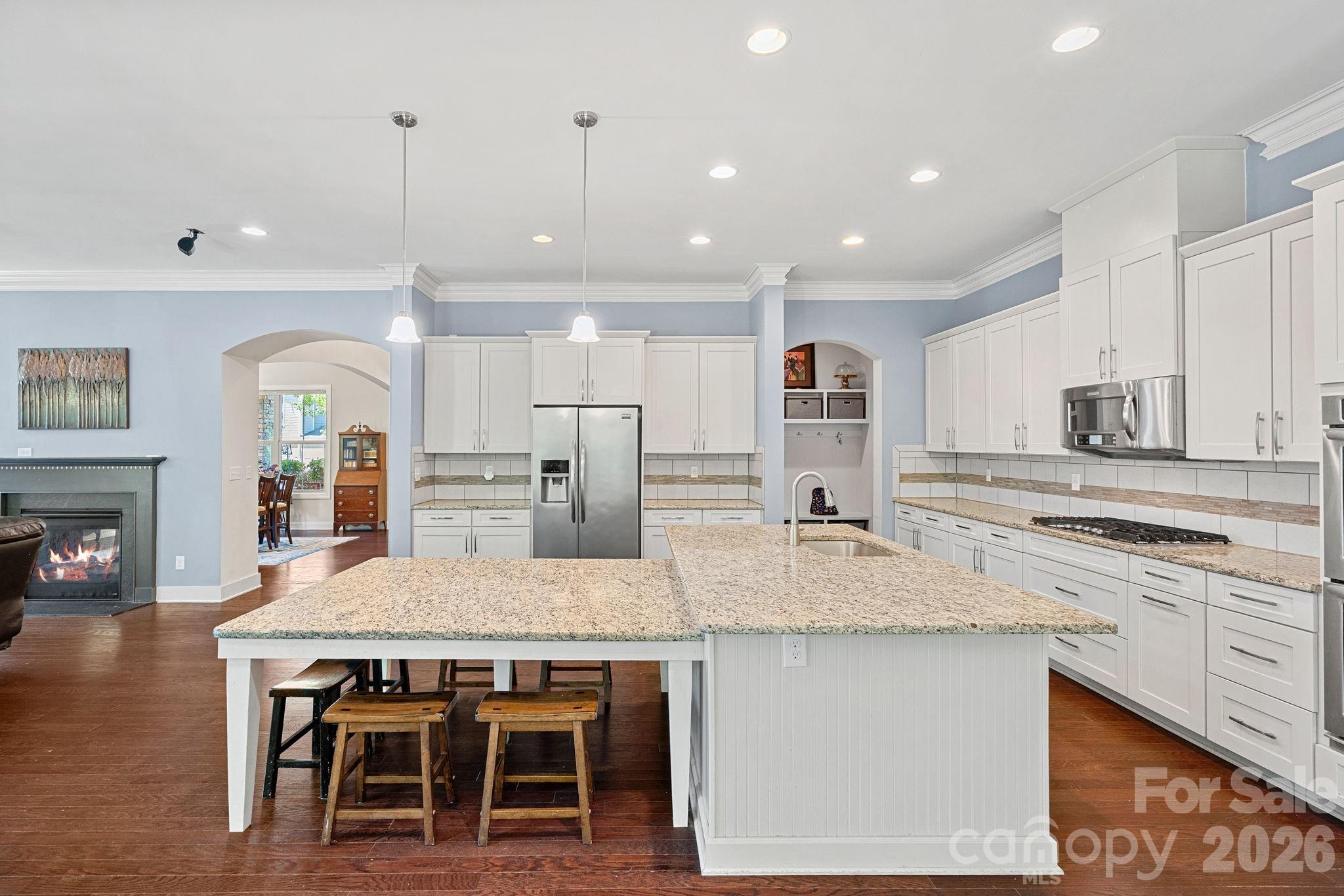 897 Tyne Drive Property Photo 4