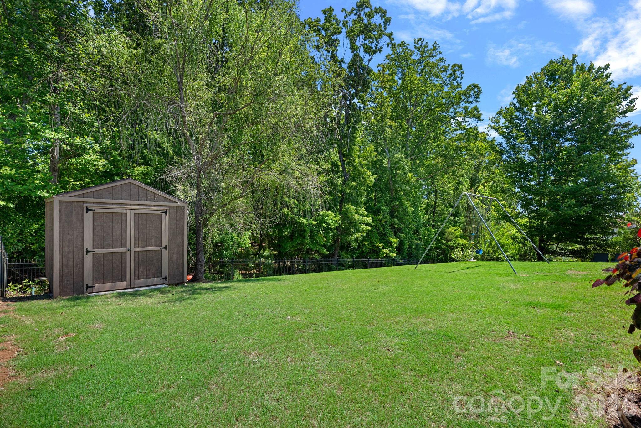 897 Tyne Drive Property Photo 24