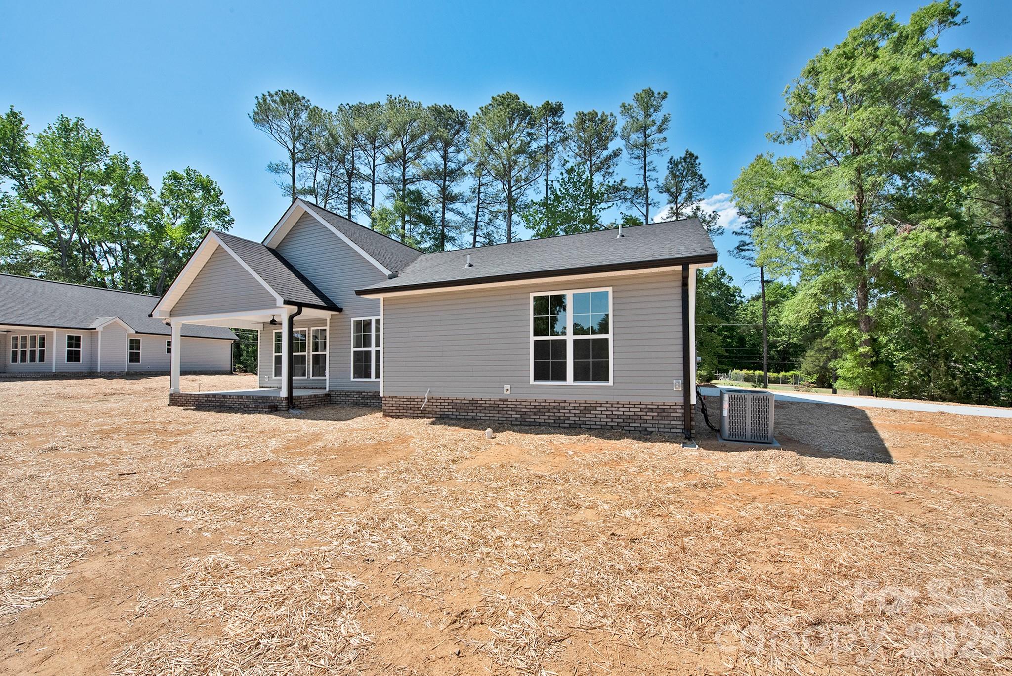 586 Wilhelm Place Property Photo 3