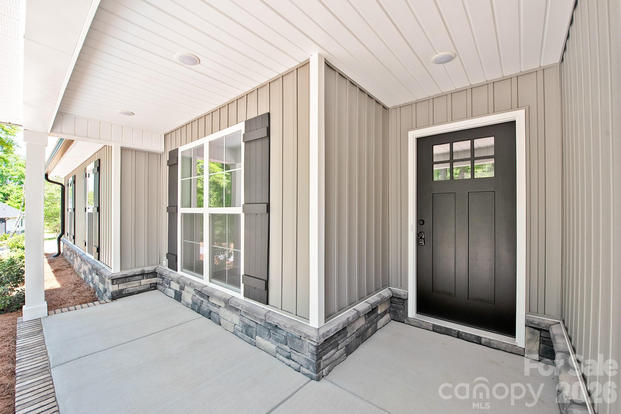 586 Wilhelm Place Property Photo 7
