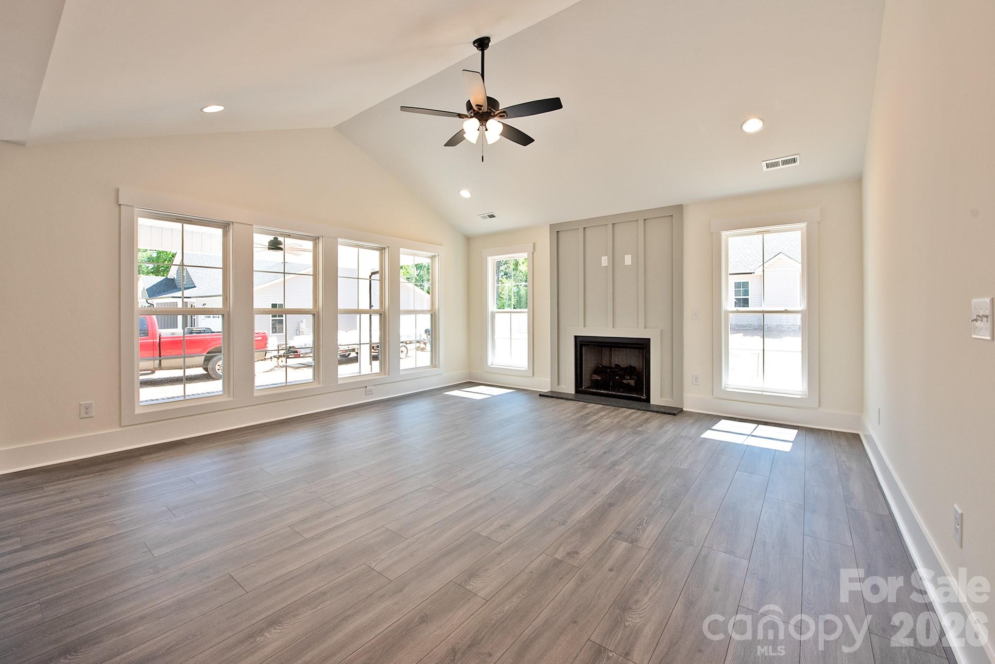 586 Wilhelm Place Property Photo 11