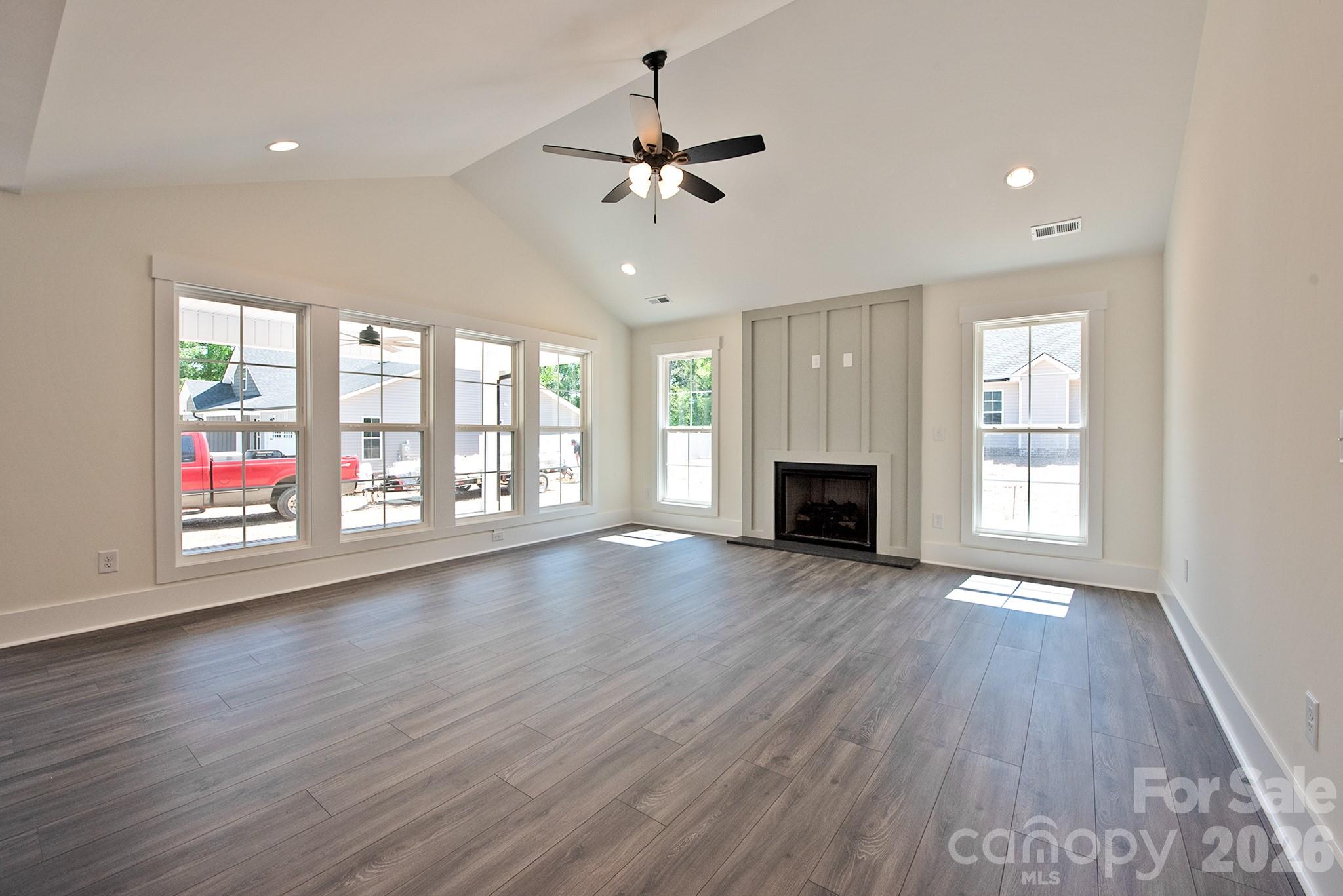 586 Wilhelm Place Property Photo 12