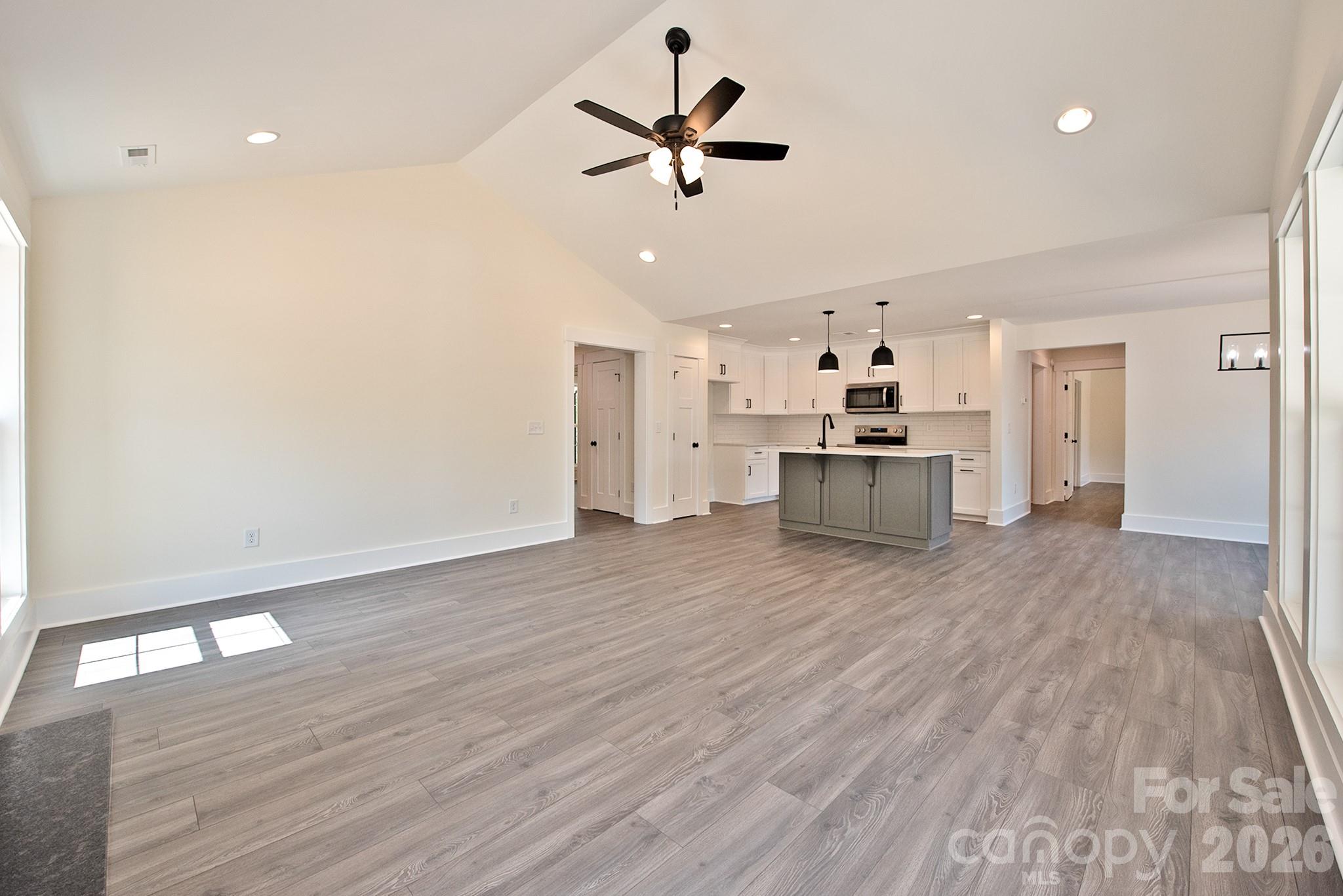 586 Wilhelm Place Property Photo 14