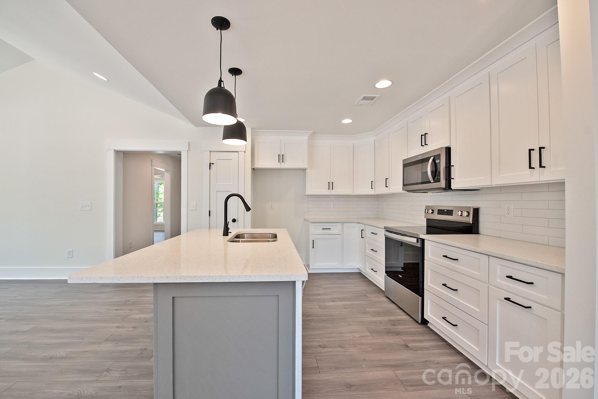586 Wilhelm Place Property Photo 17
