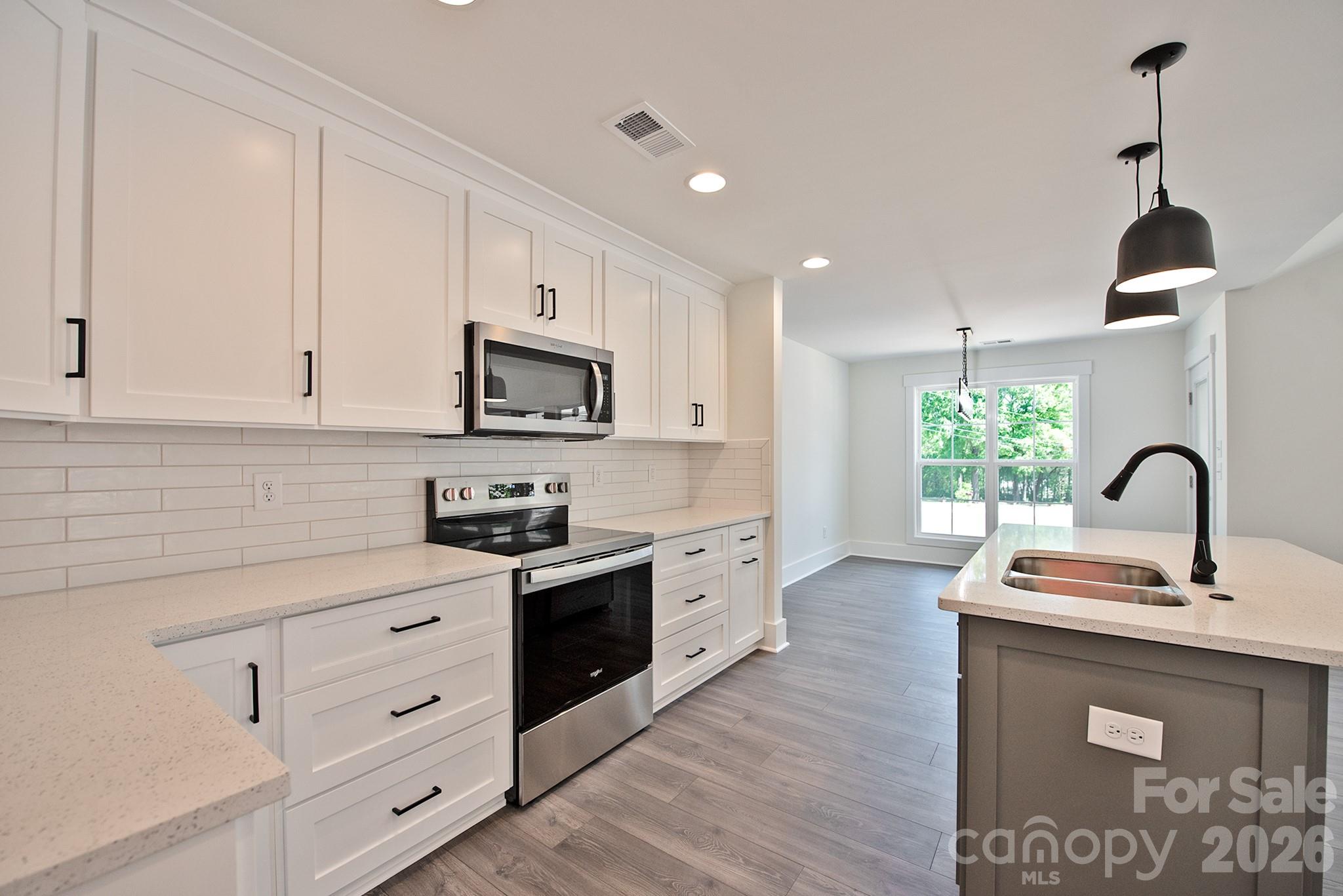 586 Wilhelm Place Property Photo 18