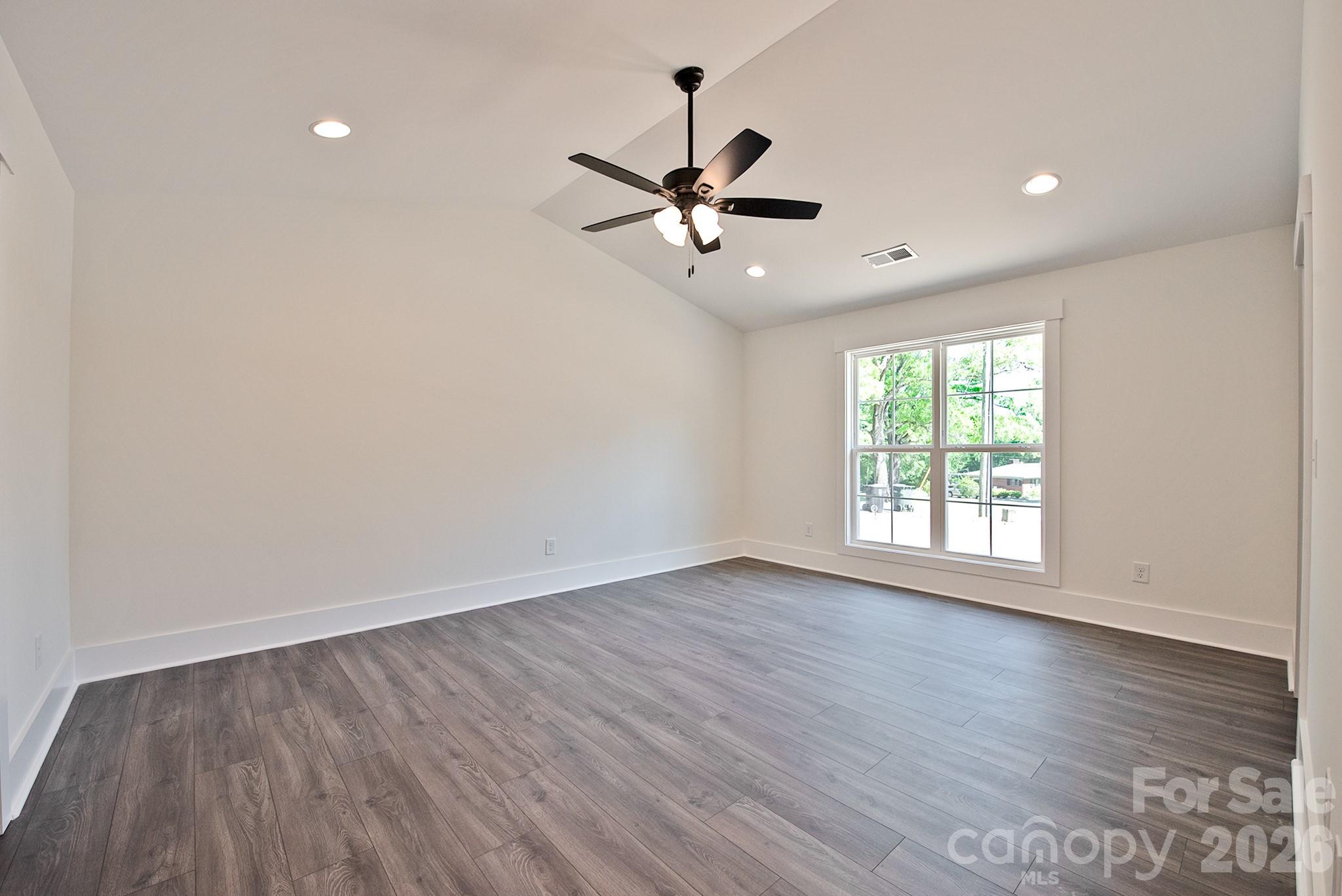 586 Wilhelm Place Property Photo 24