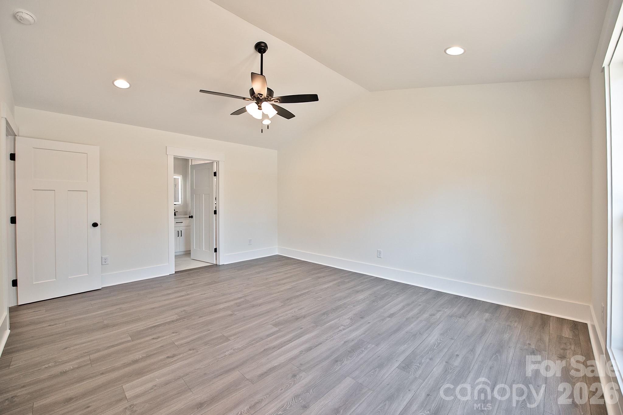 586 Wilhelm Place Property Photo 25