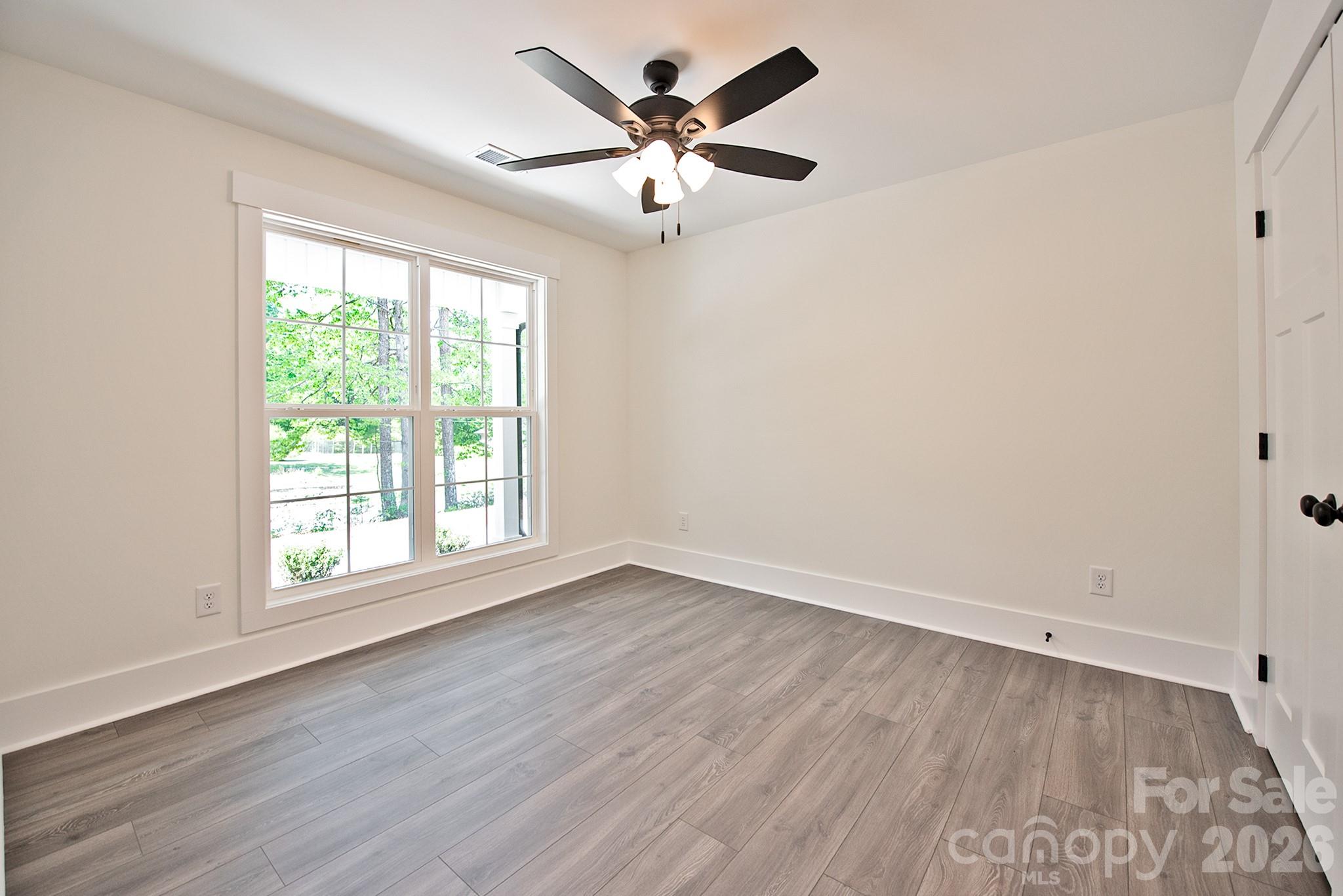 586 Wilhelm Place Property Photo 33