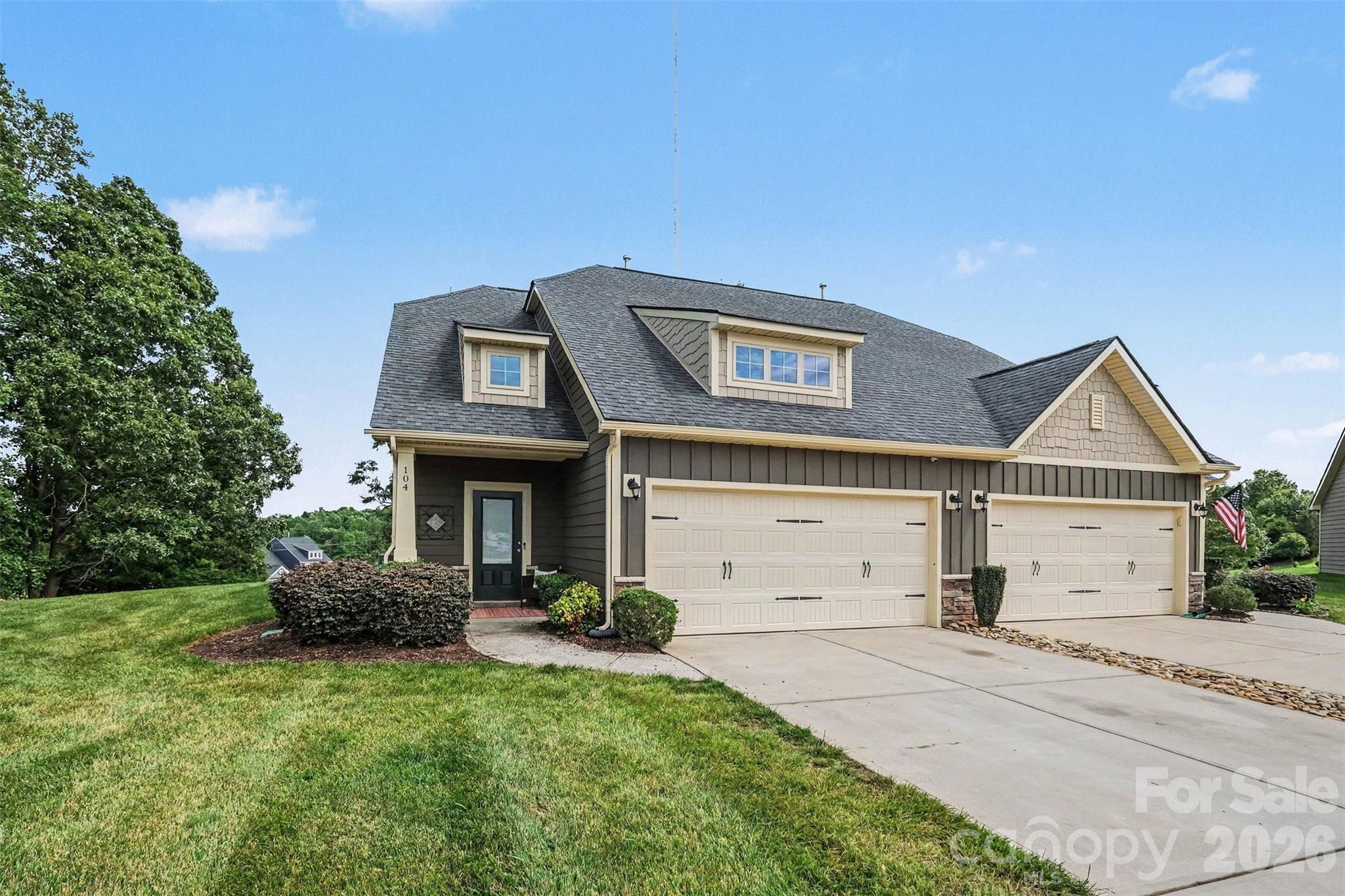 104 Boxtail Way Property Photo 1